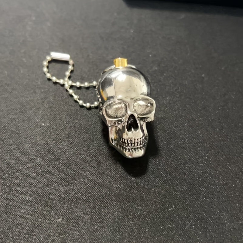 Image of 1pc Skull Cool Keychain, Metal Gothic Street , Perfect For Keys And Bags, Ideal Creative Gift For Halloween, Christmas, Birthdays, Or Parties
