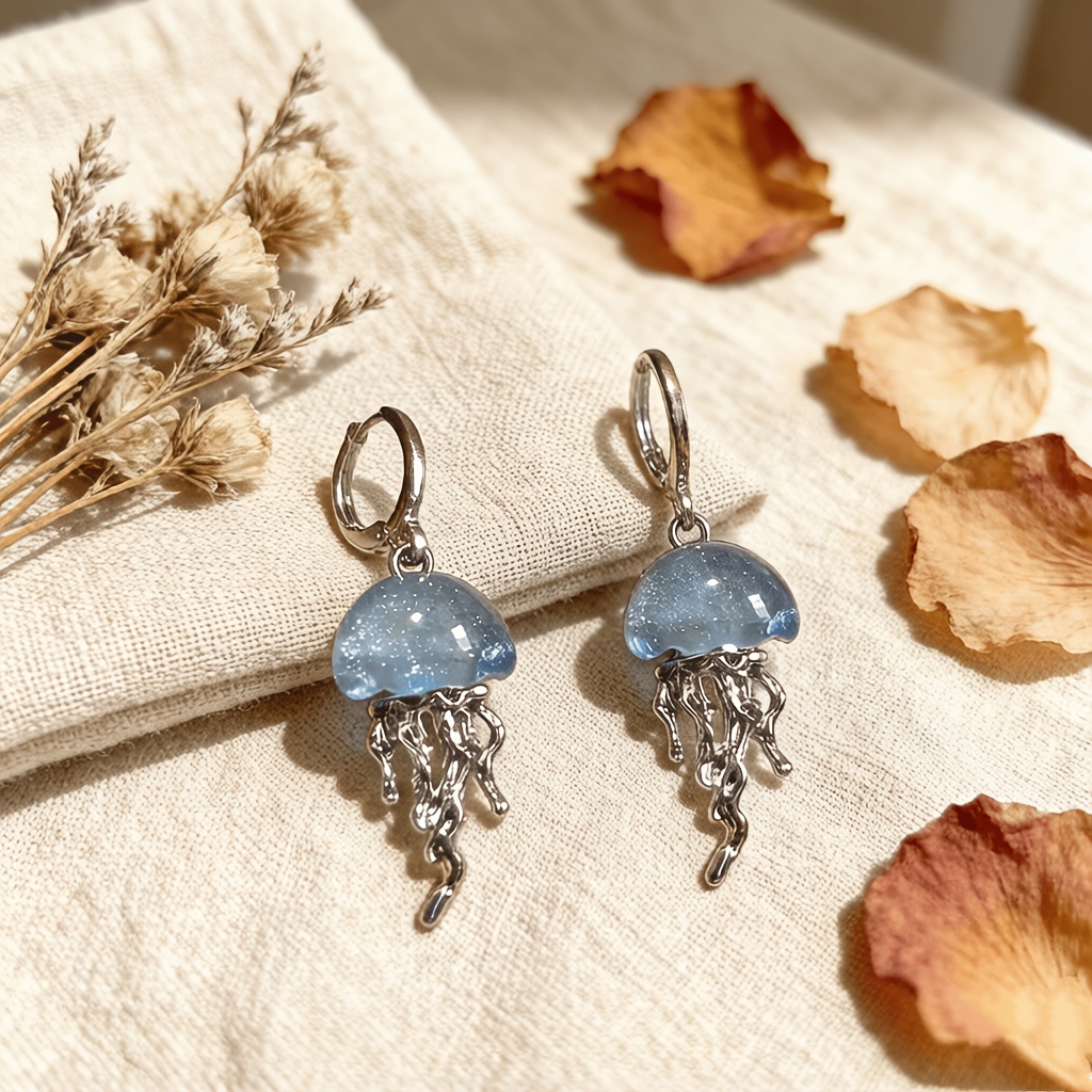 TEMU Un par de pendientes colgantes para mujer con forma de medusa en el . pendientes son ideales para que las mujeres los en vacaciones o citas. Son
