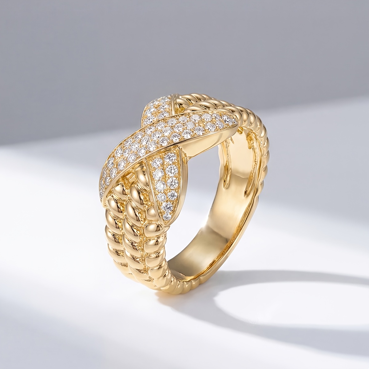 Women's Lightweight Luxury Textured Palace-Style Ring, Versatile