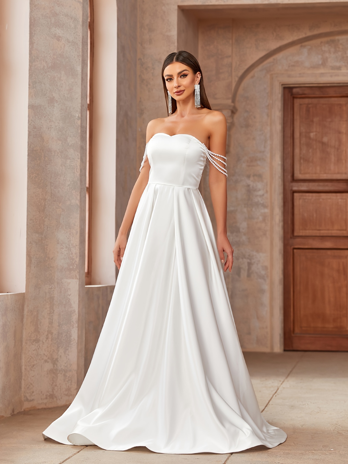 Robe de Mariée Élégante Bretelles en Satin avec Accents de Chaînes  Perlées Robe Longue A-Line à Queue de Sirène, Manches Courtes pour  Cérémonie