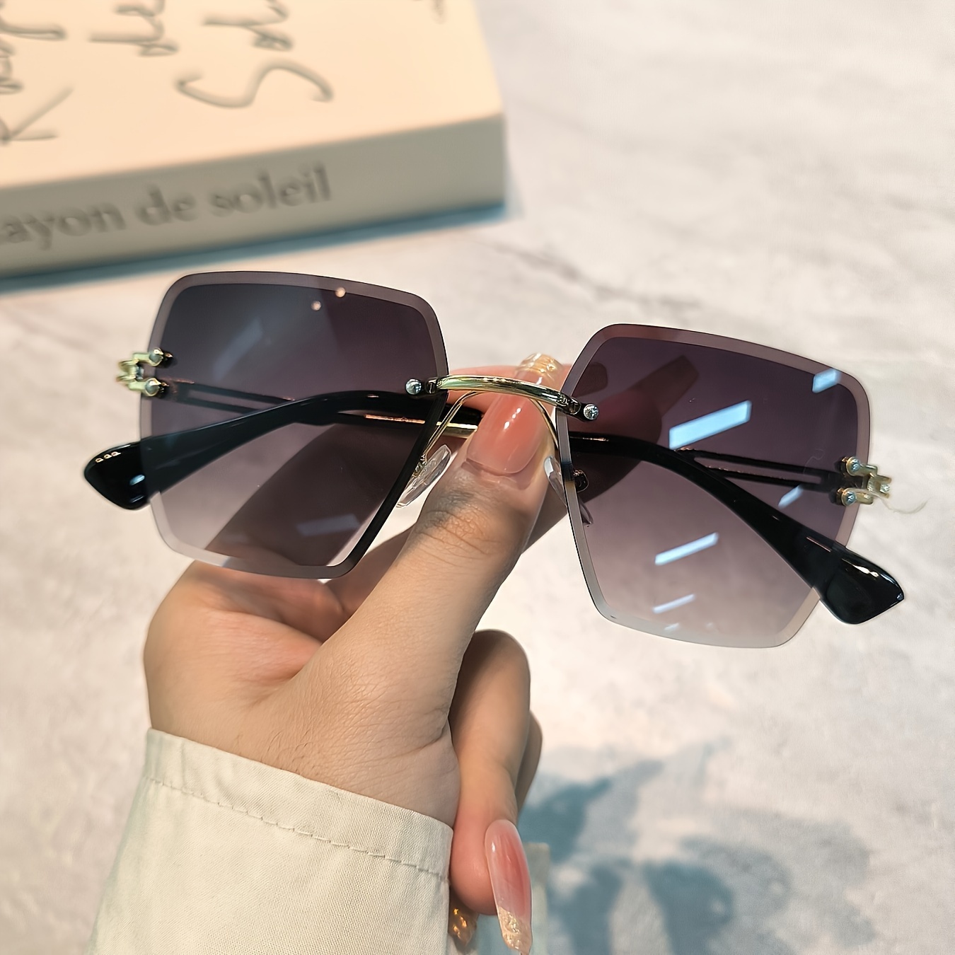 Image of Vibrant Square Women's Rimless Glasses - Fashionable, Casual, And Stylish Eyewear For Everyday Wear - Rimless Design, And