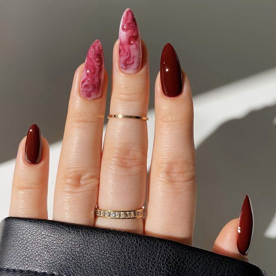 E-shop Y2K 24 Stück Weinrot Blush Farbige Mandelform Falsche Nägel, Hot Gradient Pure Lust, Süße Modische Tragbare Nägel, High-End Temperament