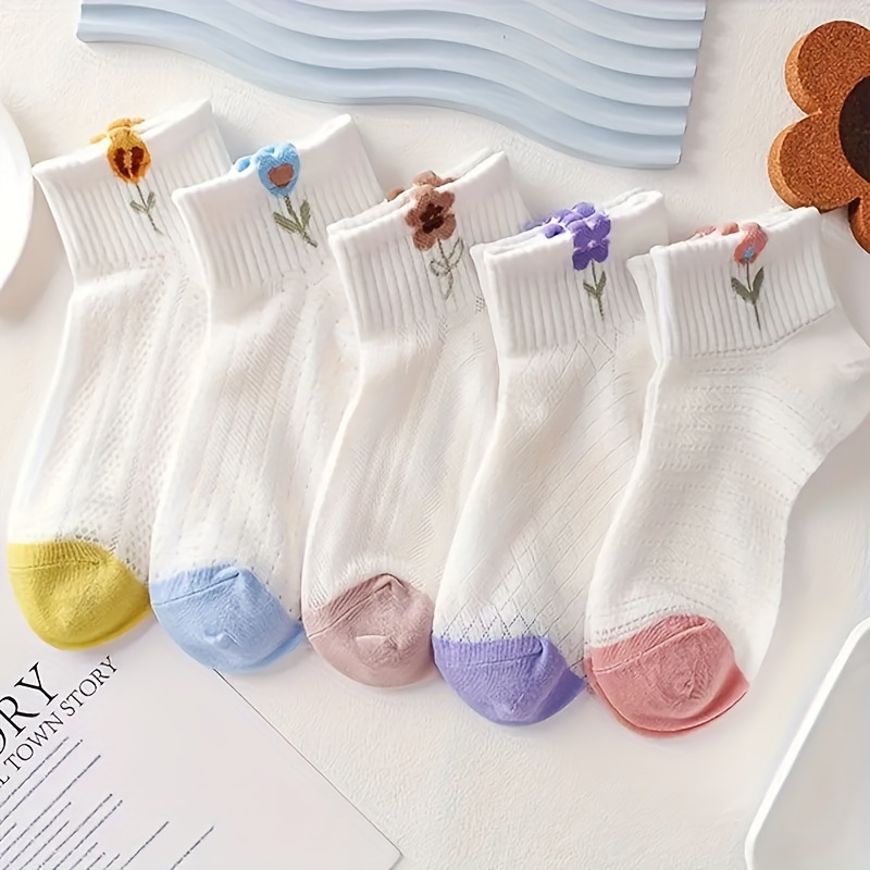 

5-pack Women's Athletic Socks With Vibrant Floral Embroidery, 100% Polyester Knit Fabric, Hand Washable - Breathable And Comfortable Short