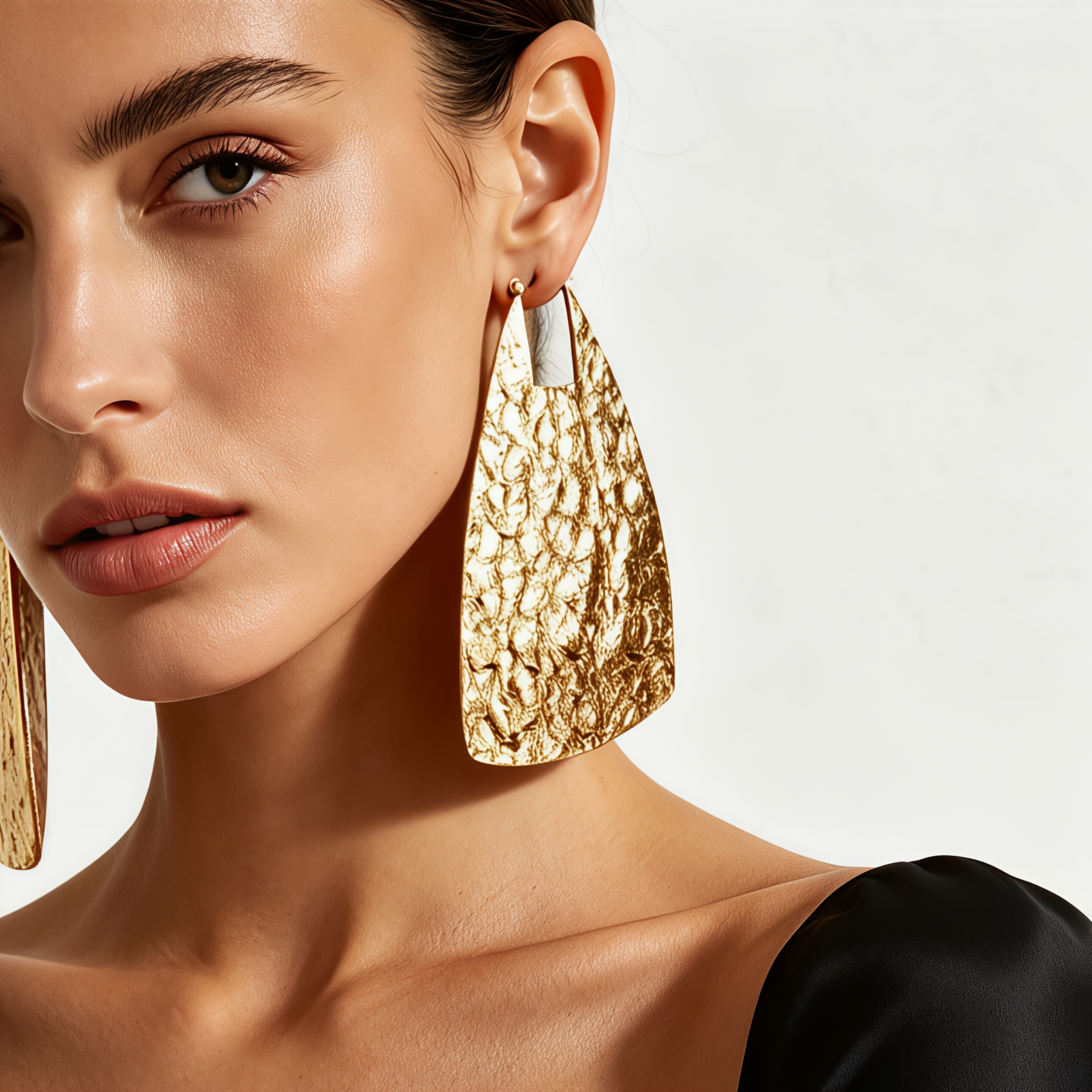 Women's Geometric Hammered Texture Drop Earrings
