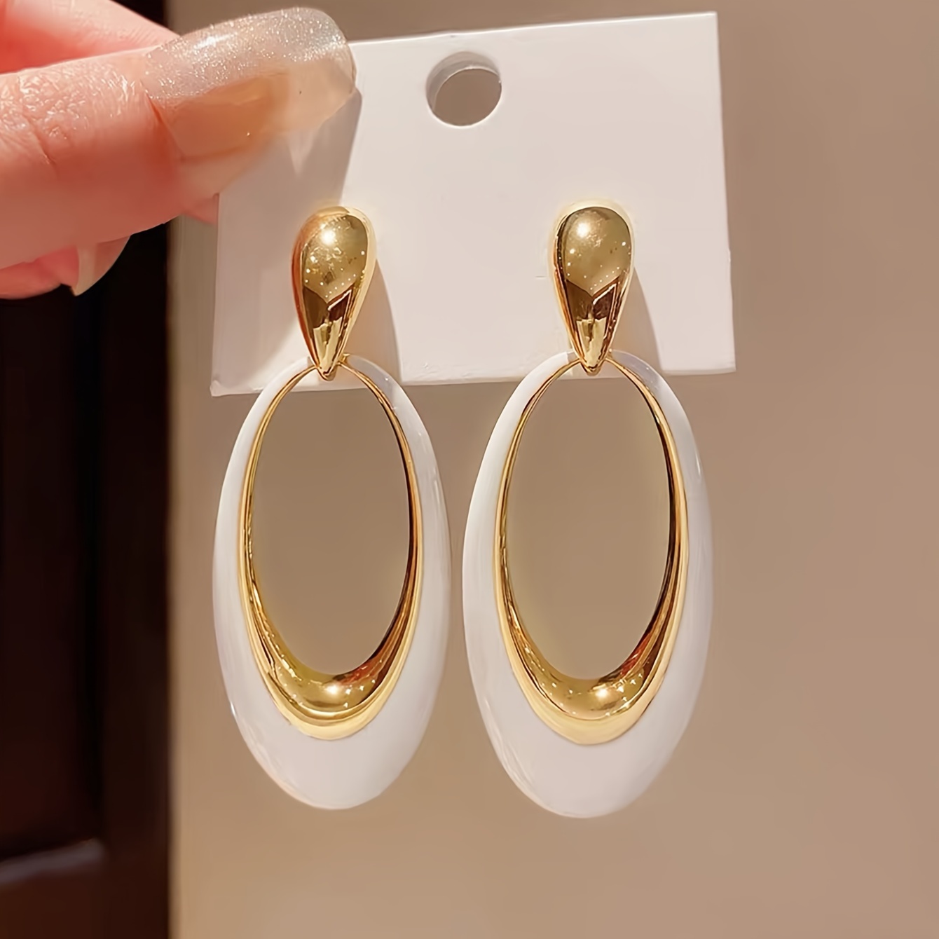 

Elegant Oval Drop Dangle Earrings For Women - Zinc Alloy With Copper Ear Needle, No Plating - Stylish Hollow Design For Everyday, Party, Vacation - Non-feathered, All-season Fashion Accessory (1 Pair)