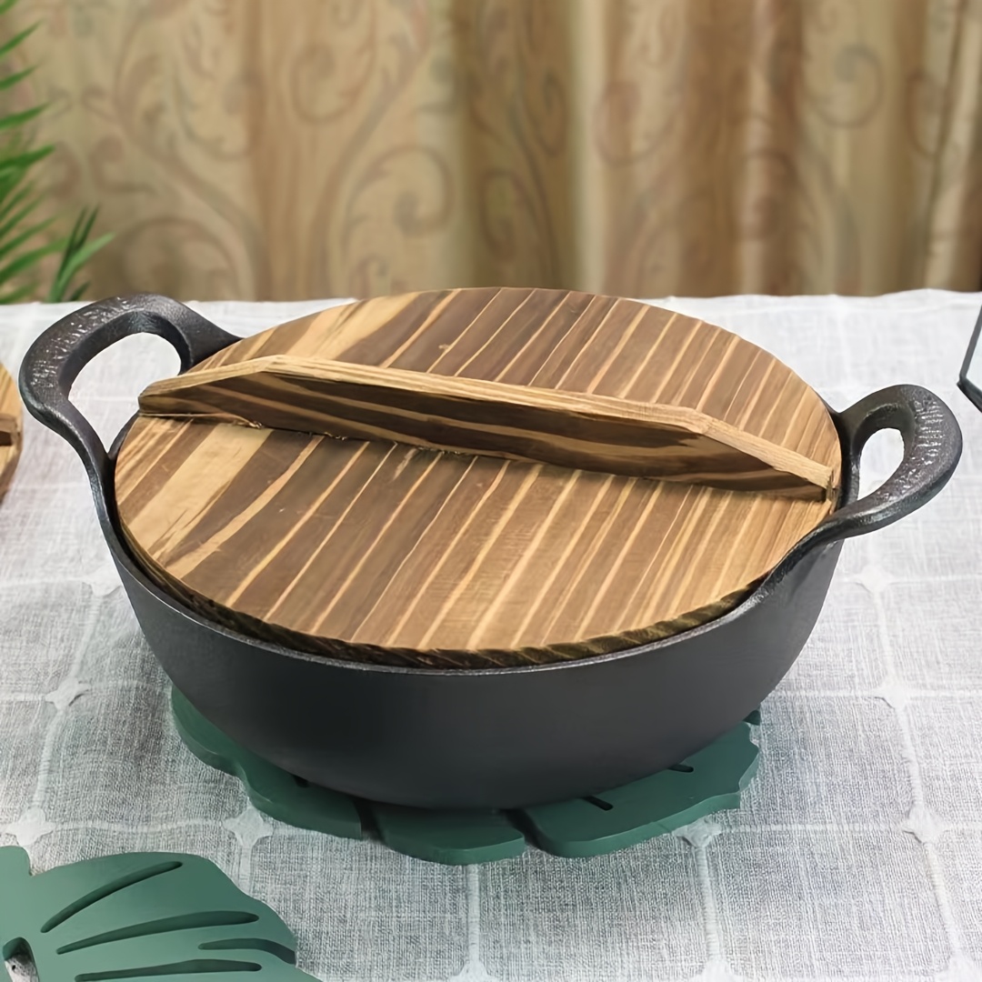 versatile cast   with wooden lid     cooking frying oval shape kitchen essential details 0