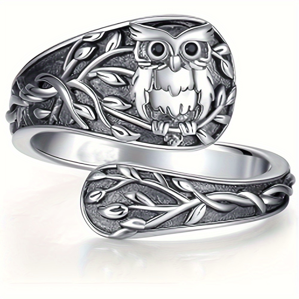 

A Trendy And Creative New Design Featuring A Golden Owl-shaped .