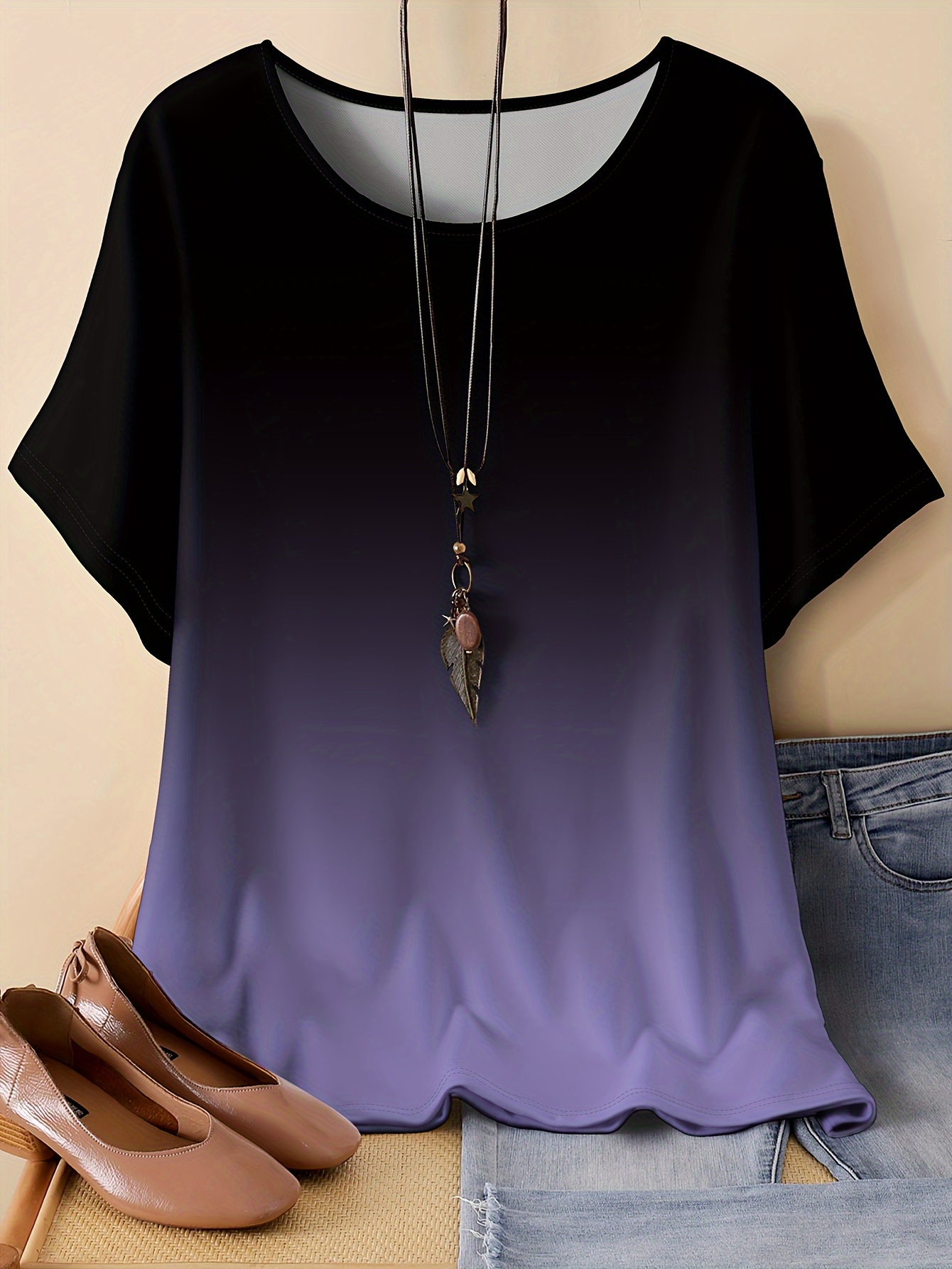 Plus Size, Oriented Plus Size Minimalist Two-Tone Print T-Shirt Spring/Summer Casual Round Neck Short Sleeve Top for Women, No Accessories Included