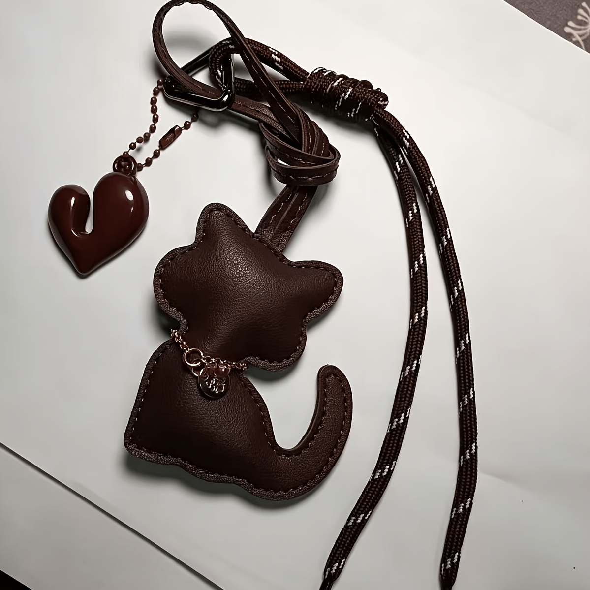TEMU 4 Pezzi Set di Portachiavi Unisex in Pelle PU a Forma con Ciondoli a Cuore, Charm per Borse e Accessori per Chiavi Auto, Portachiavi a , Ideali