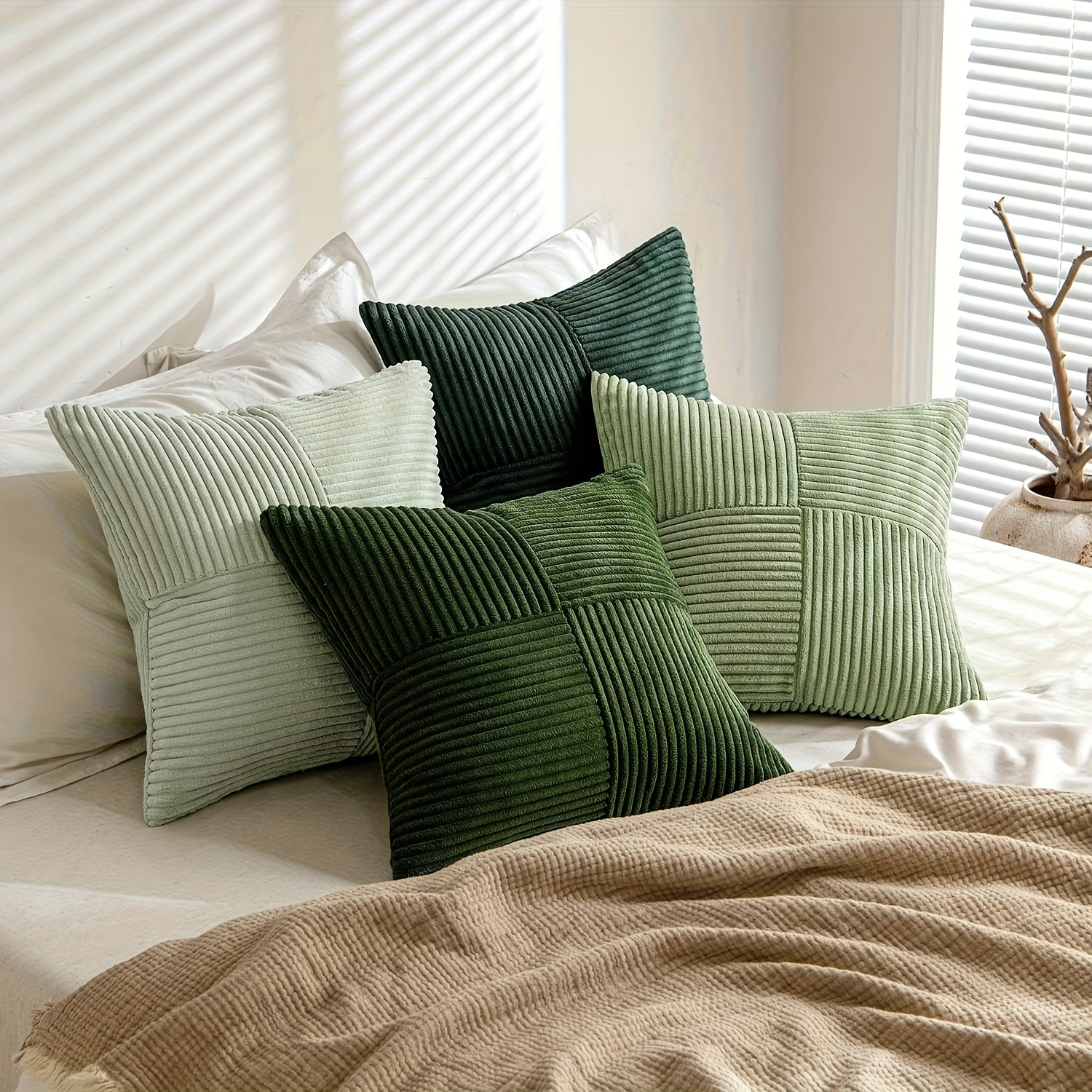 E-shop 4er-Set Kissenbezüge im nordischen Stil mit Kreuz-Patchwork aus Cord, weich bequem für Sofa oder Bettkopfteil im Frühling, Zierkissen für das