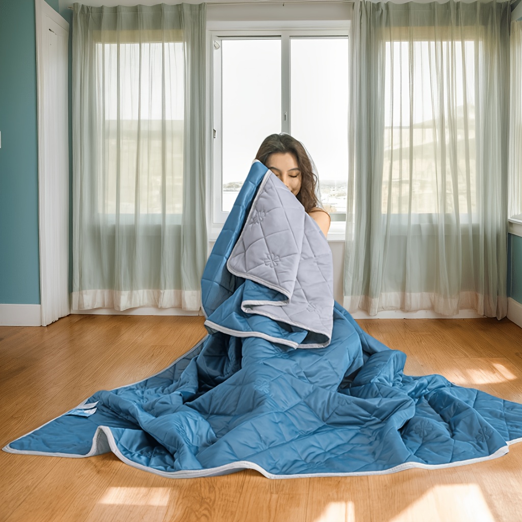 Image of Soft And Comfortable Summer Quilt, Technology Embossing , Machine Washable, Breathable And Lightweight, Bedding Quilt Suitable For