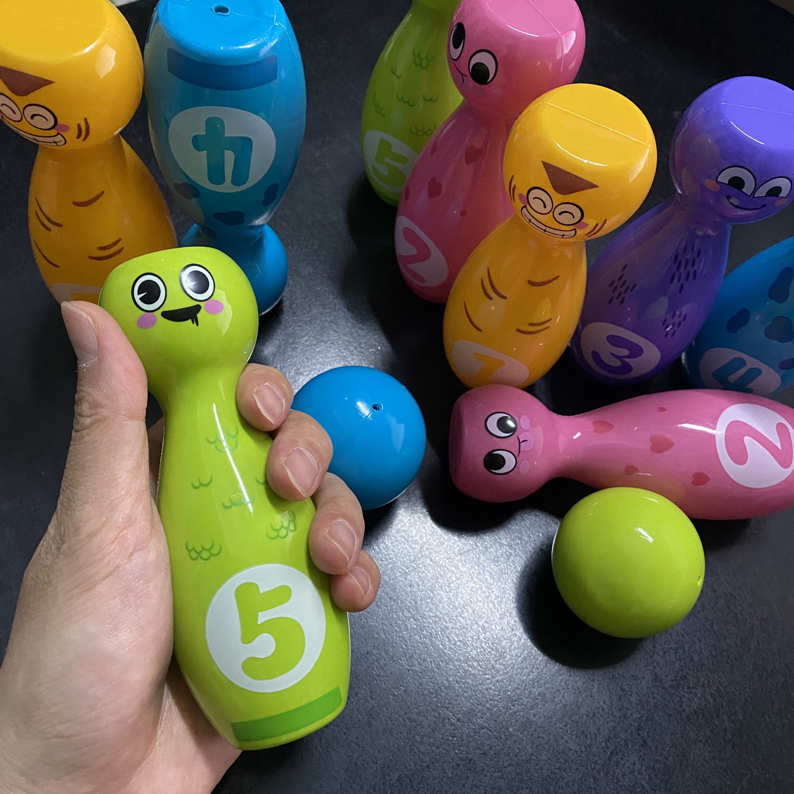 bowling toy set with cartoon fun   and exquisite pad printing technology that does not fade or paint off   packaging 10 bottles and 2 balls as halloween christmas gift Product details 9