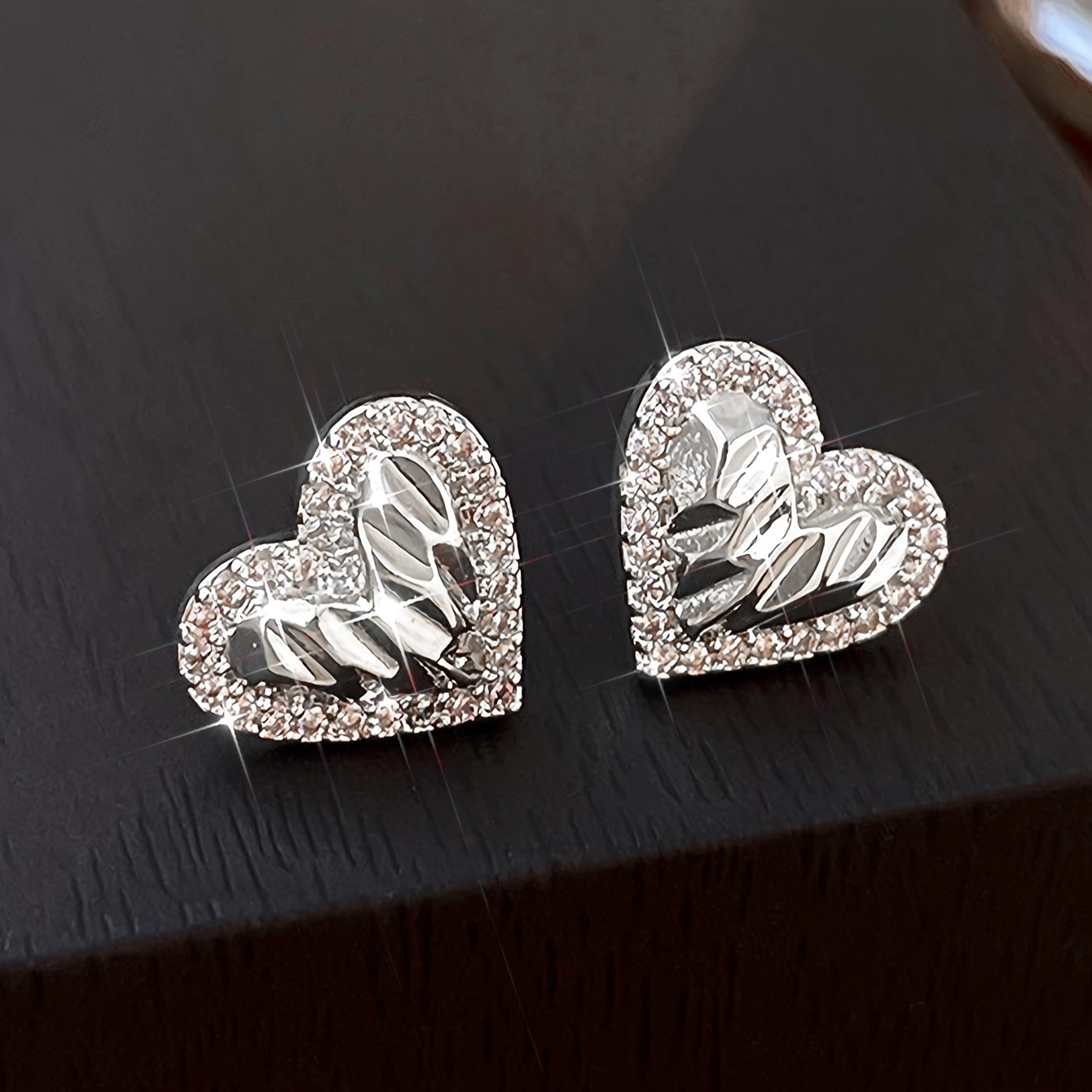 

Fashion Pleated Full Of Rhinestones Love Heart Stud Earrings Exquisite Elegant Lovely Suitable For Holiday Party Wedding Wear Valentine's Day Exclusive Gift