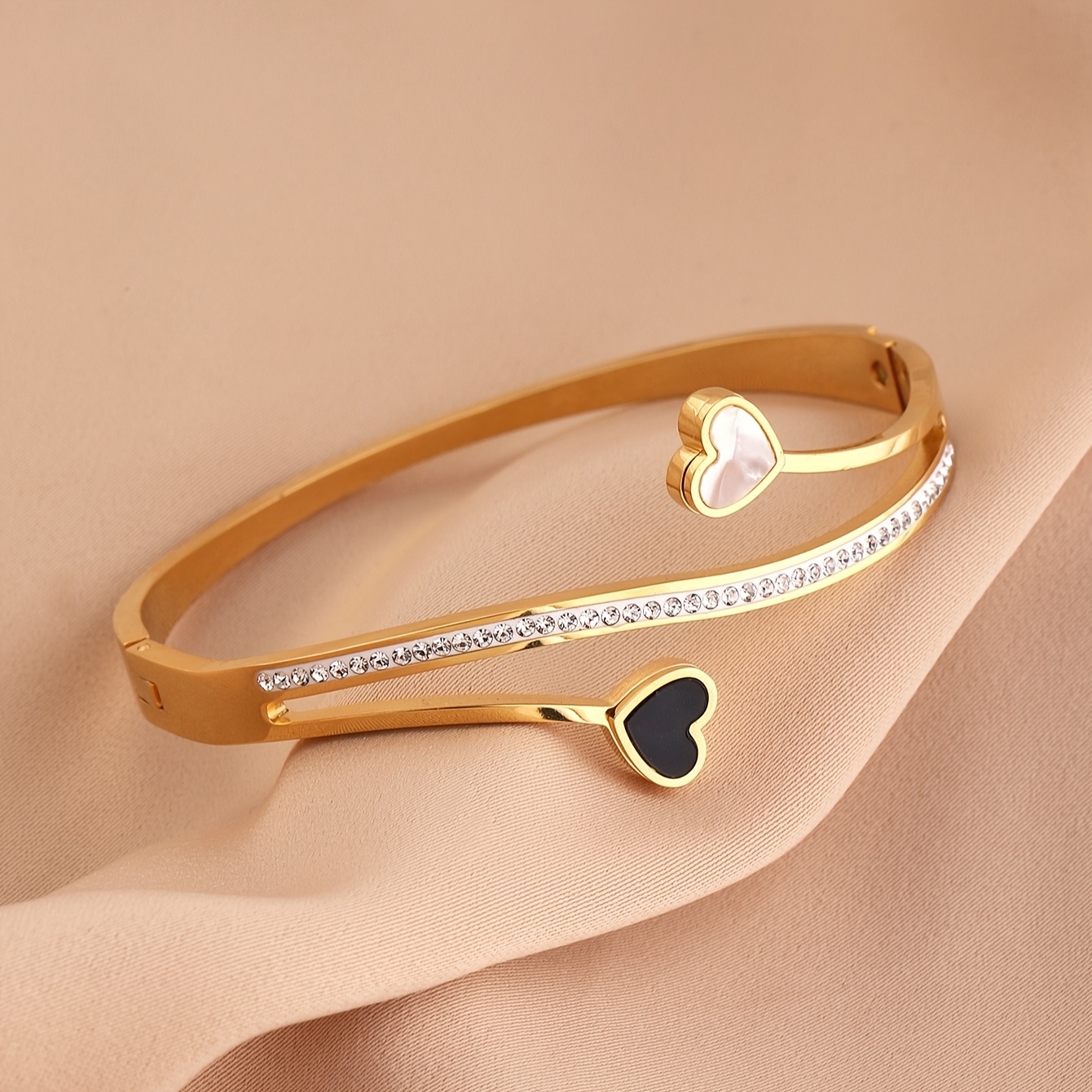 1pc   boho   style heart shaped bracelet 18k golden plated 304 stainless steel with black white shell   accents daily gift wear for women details 1