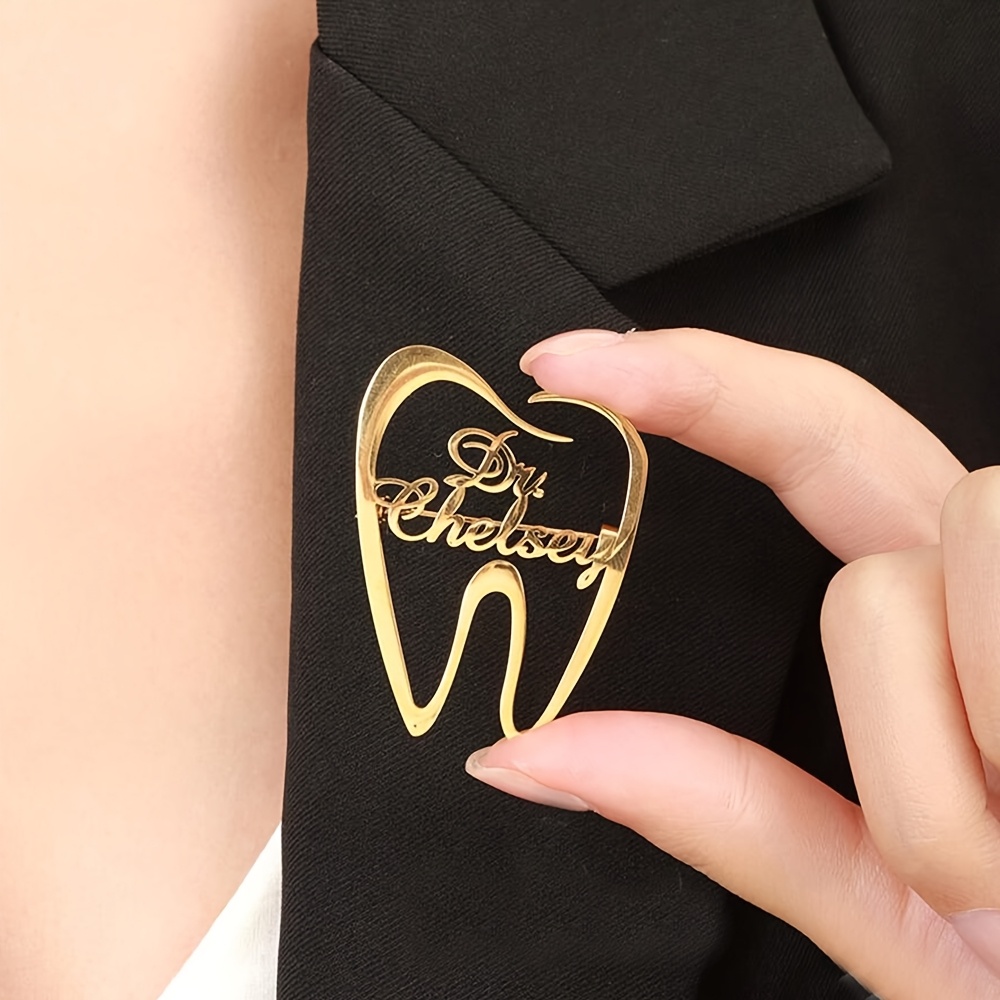TEMU 1pc Placa Personalizada para Dentista - Broche de Acero Inoxidable con Forma de Estilo Bohemio, Grabado del , Regalo Único para Odontólogos, ,