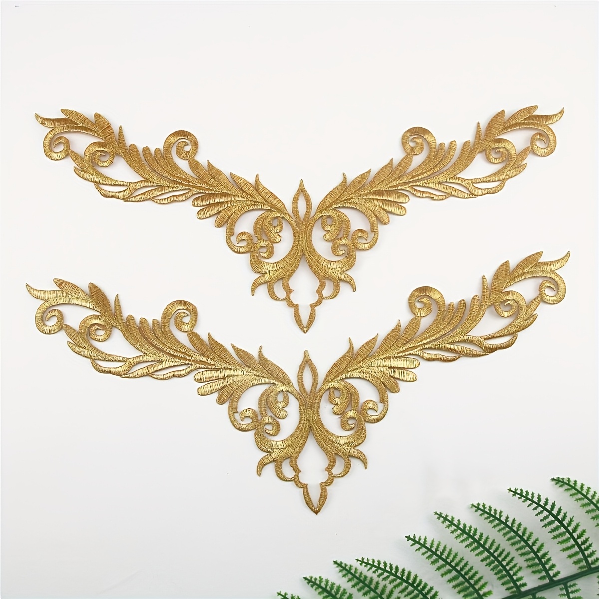 TEMU 2 piezas de parches de tela bordados de V estilo , apliques bordados con hilo dorado y plateado para disfraces, vestidos de novia y accesorios