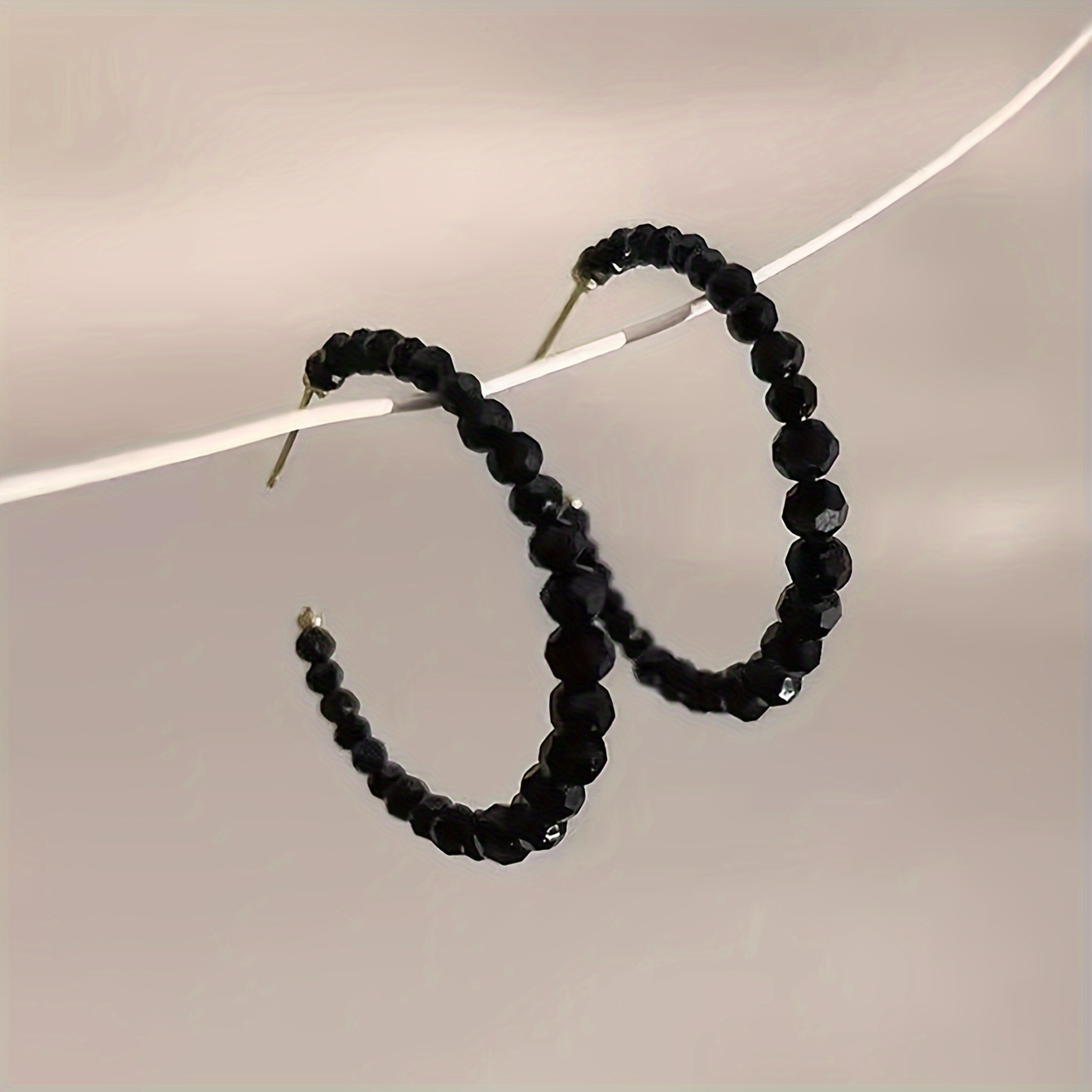1 Pair Minimalist Western Light Luxury Niche Design -shaped Bead Women' Temperament Individual Ear Cuffs