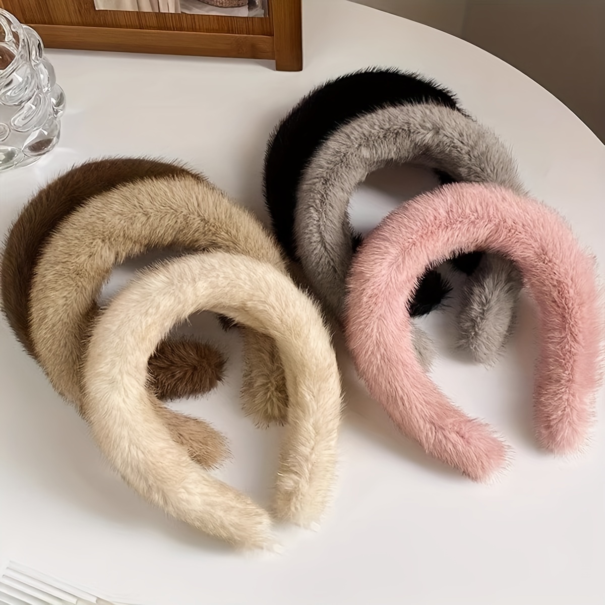 

Plush Hairband Autumn And Winter High-end Headwear For Washing Face And Pressing Hair Wide Plush Headband For Women With High Crown