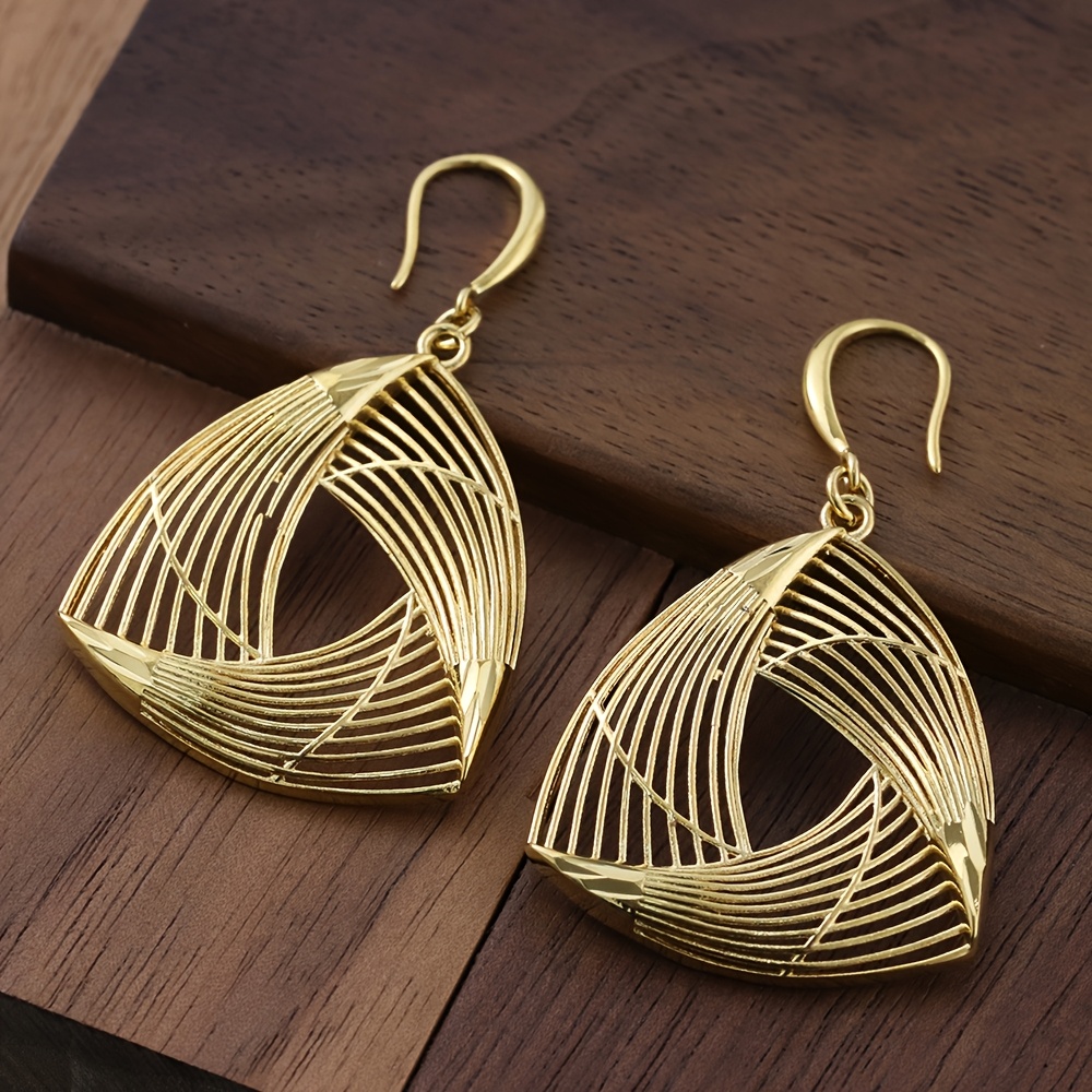 Image of [5a Quality] Hollow Carved Earrings, Light Non-fading Earrings, Ramadan Festival Birthday Gift, Valentine's Day Gift For Girlfriend Wife, Suitable For Girls' Daily Wear, Without Battery