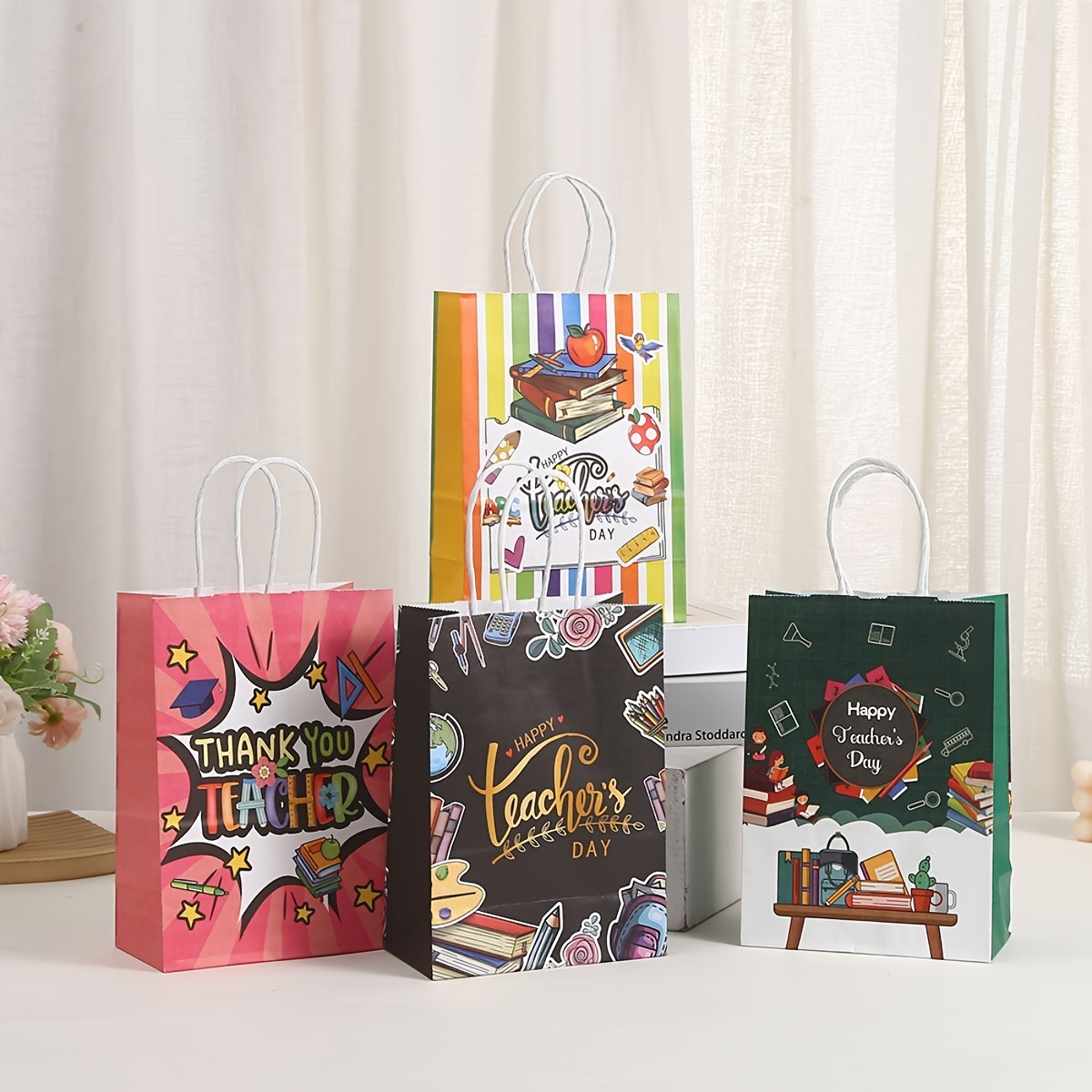 

4pcs 's Day Paper Gift Bags With Handles, Assorted Sizes And Colors, Patterned Party Supplies For Candy, Biscuits, And Gifts