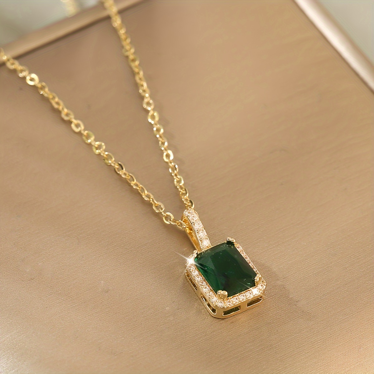 Image of 1pc Of Luxurious Retro Copper Inlaid Emerald Synthetic Zirconia Square Pendant Necklace, A New Year's Holiday Dating Gift For Girlfriend