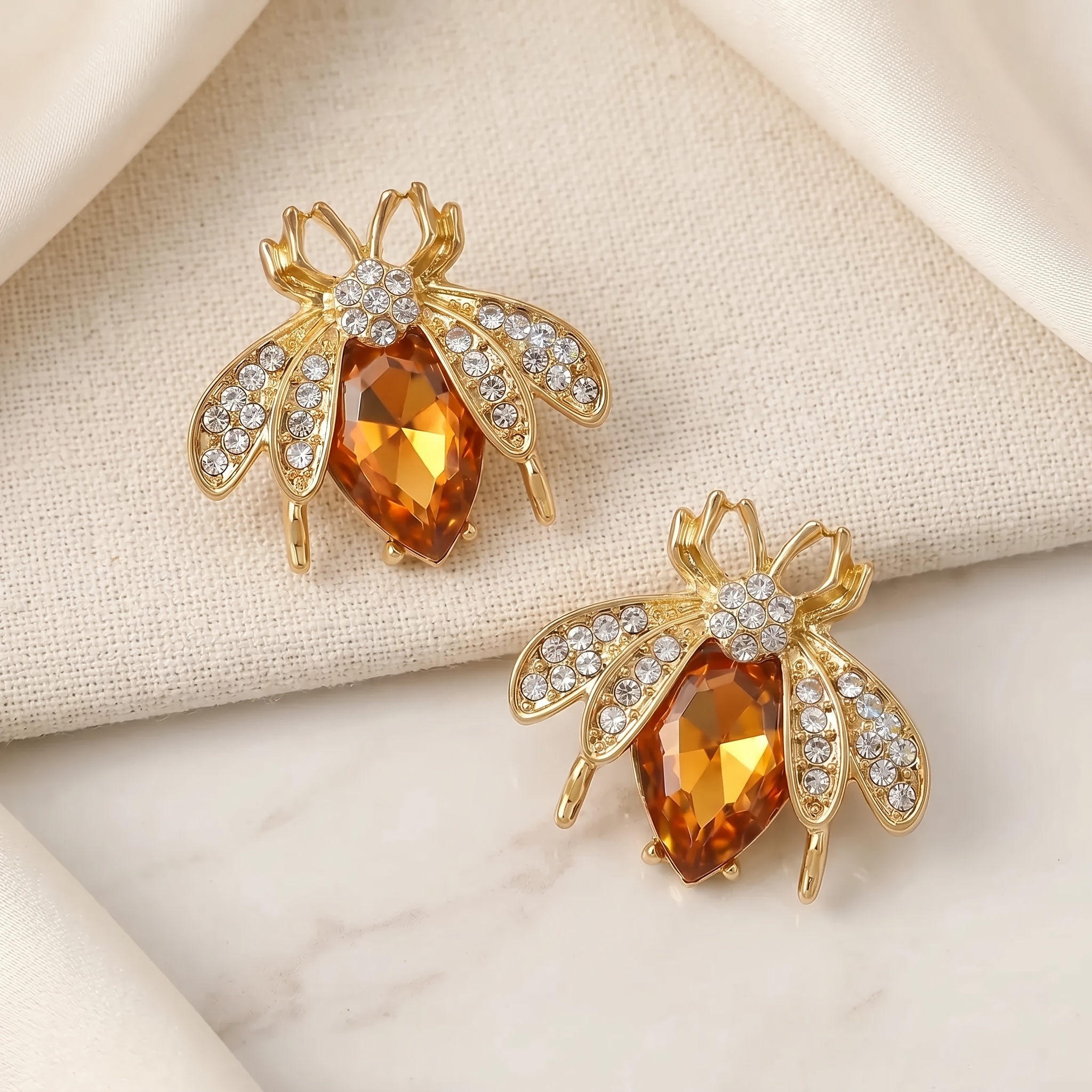 TEMU 2pcs Honey Shimmering Brooches, Bee-shaped Design With Exquisite Outline, Wings And Body With Sparkling Rhinestones, Injecting An Elegant Style