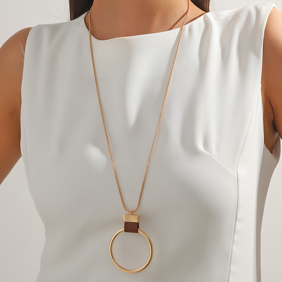 TEMU 1pc Fashionable And Round Pendant Women's Necklace, Suitable For Parties, Gifting To , Mother's Day, And Daily Wear
