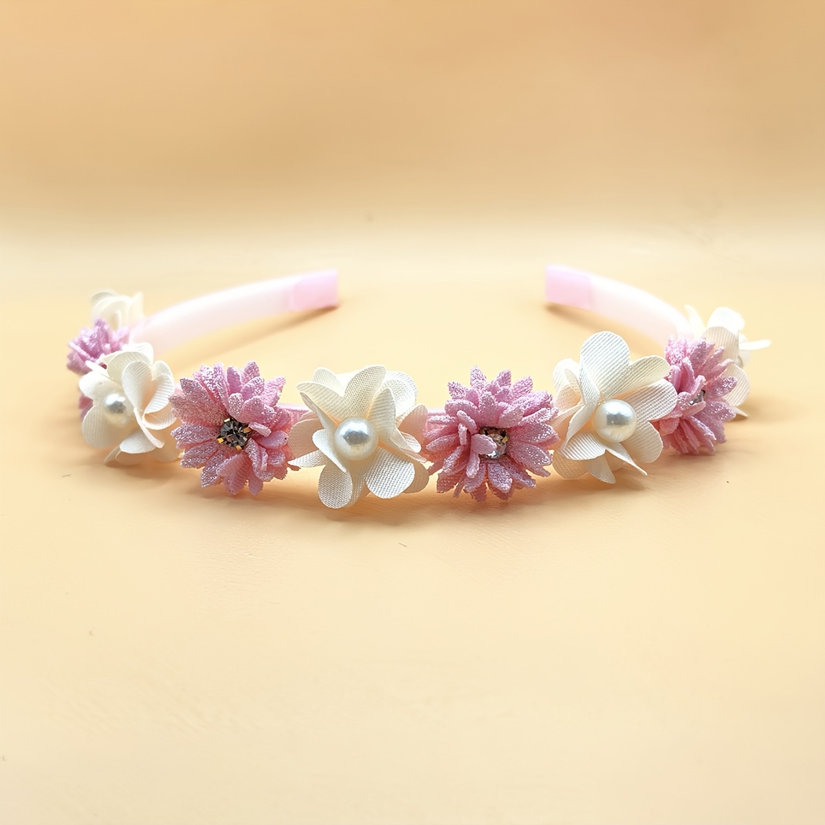 1 Very Cute Women's Headband Hair Accessory With