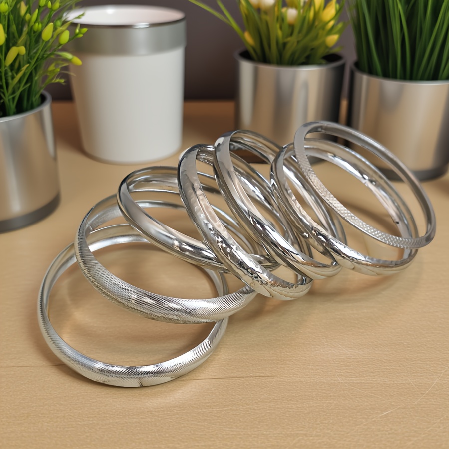 7pcs Vintage Individual Wide Stackable Golden Bracelets