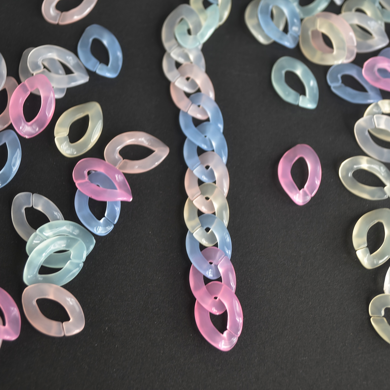 

100pcs Acrylic Open Jump Rings For Diy Jewelry Making, Macaron Candy Color Chain Links Accessories For Handbag Crafting