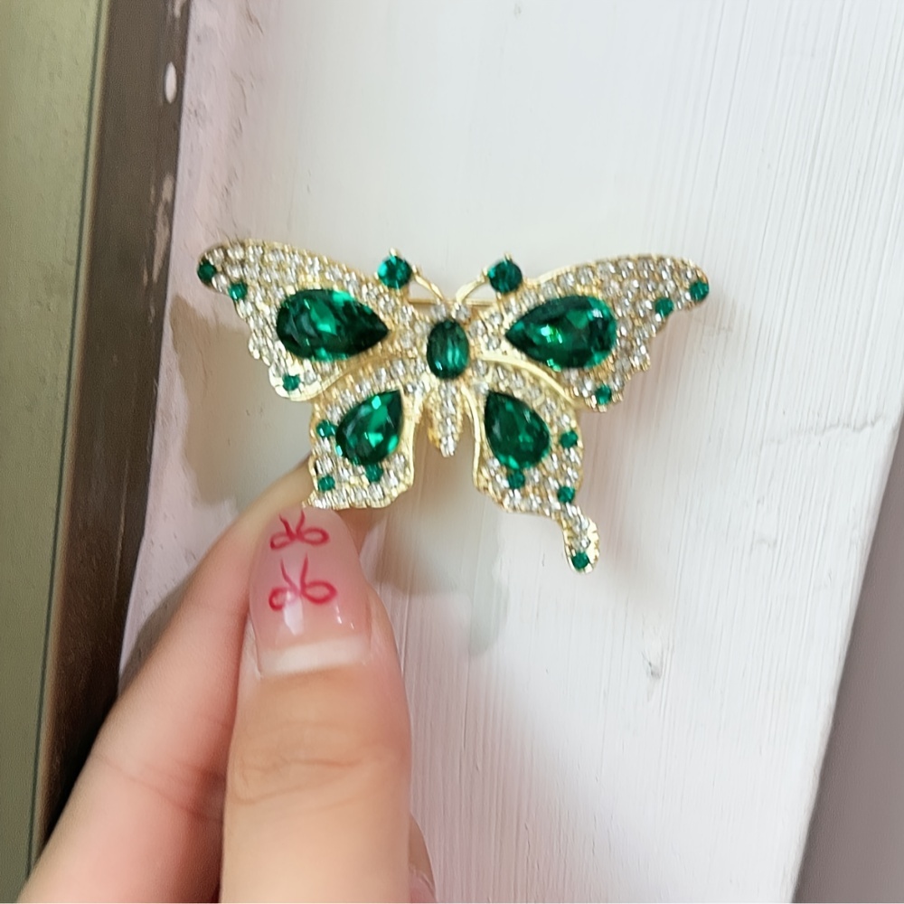 A Stylish And Elegant Vintage Green Brooch - A Luxurious Alloy Brooch Accessory For Women, Perfect For Festive Parties, Everyday Wear, And An Gift For .