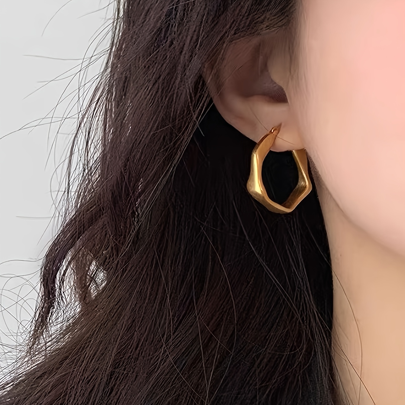 TEMU 1 paire de créoles pour femme, simples et élégantes, à motif géométrique irrégulier, adaptées pour un usage décontracté et les occasions de fête