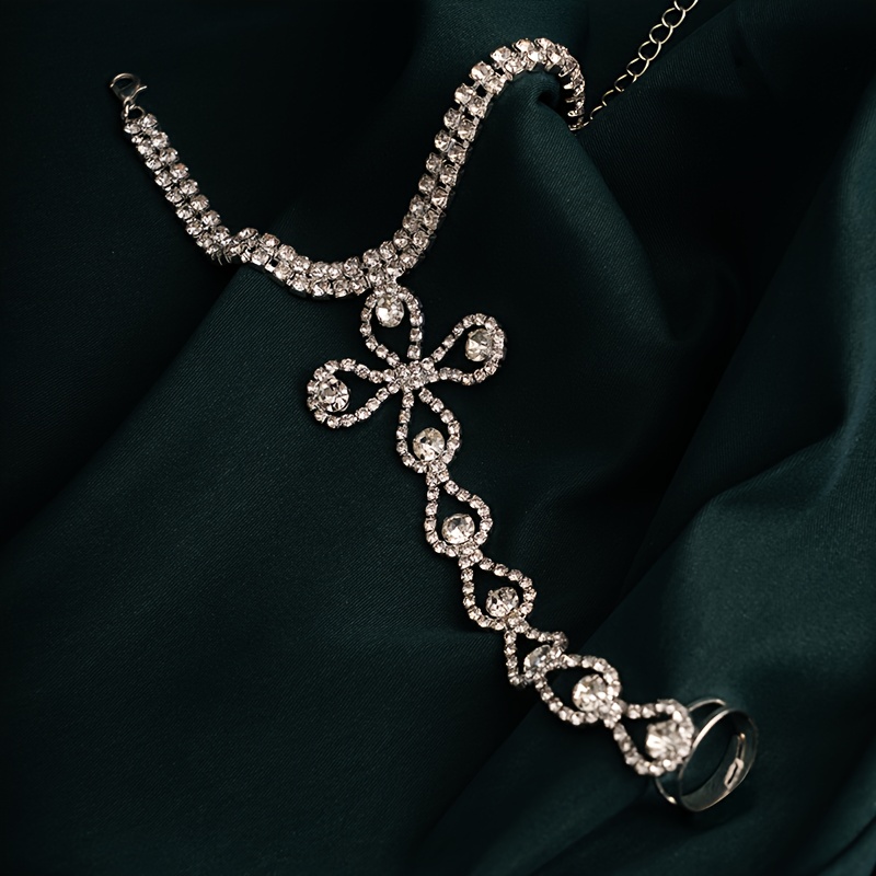 Rhinestone Teardrop Design Ring Bracelet