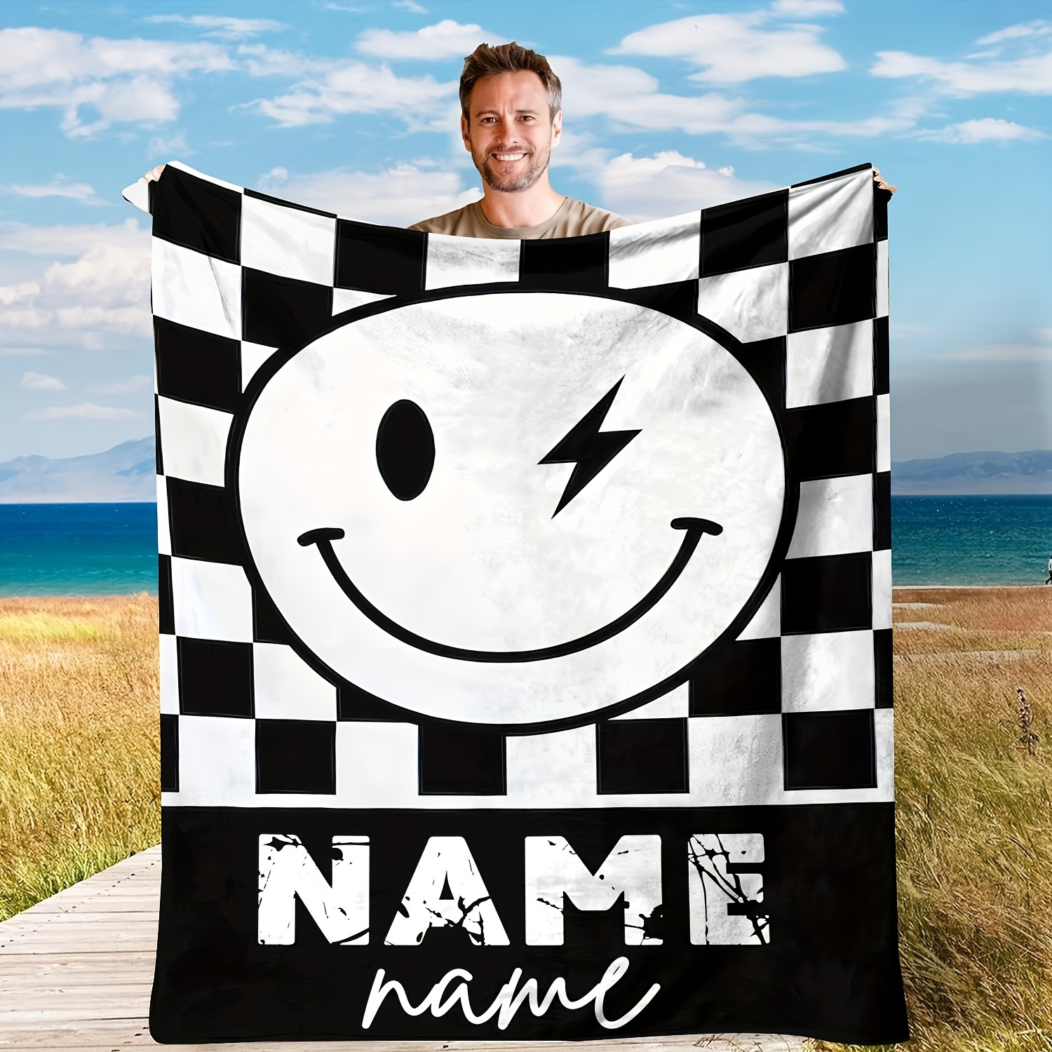 

1pc Custom Name Blanket Flannel Comfortable Throw Blanket Black And White Checkerboard Smile Face Pattern Blanket