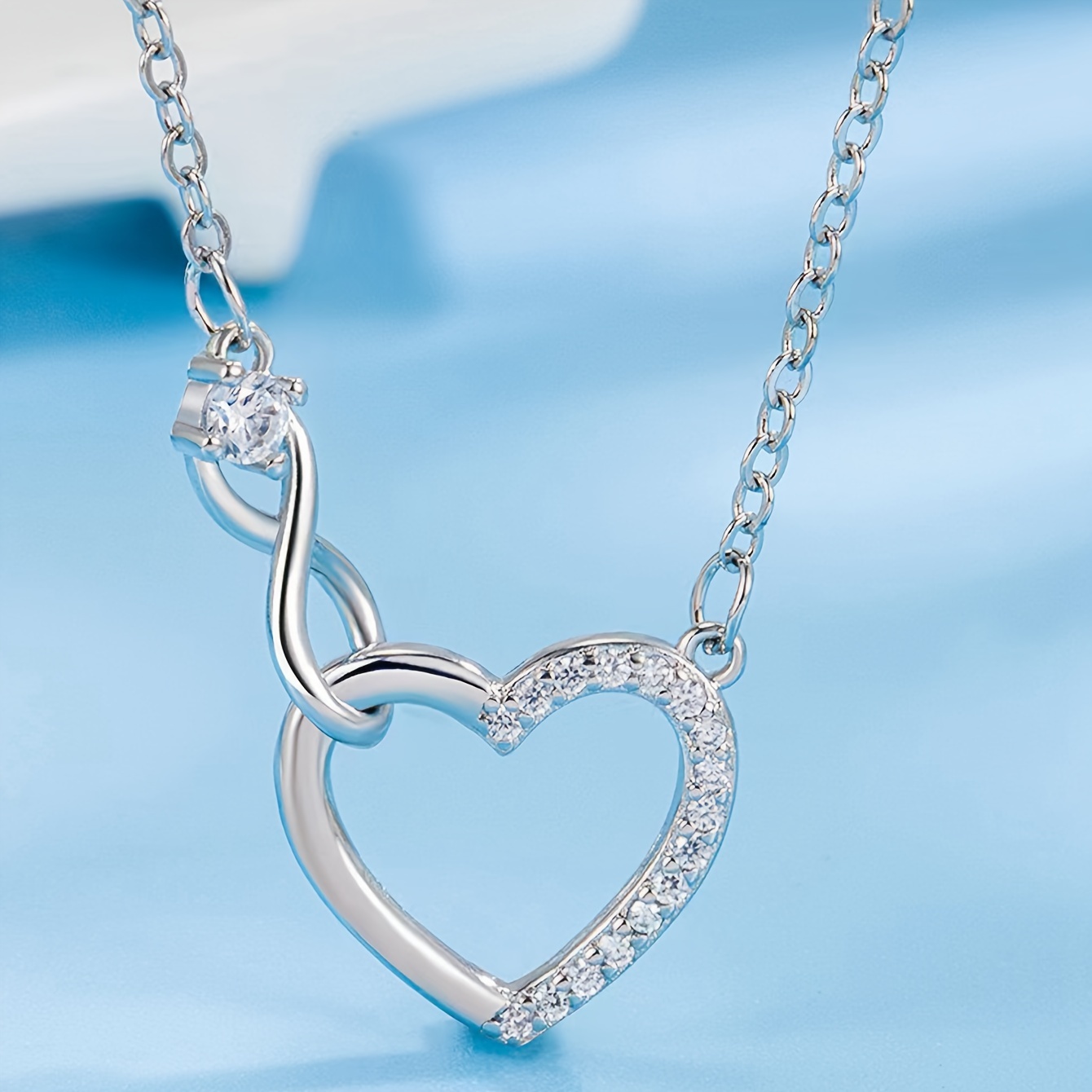 

Elegant Pendant Necklace With Sparkling Glass - Perfect Valentine's & Mother's Day Gift For Her