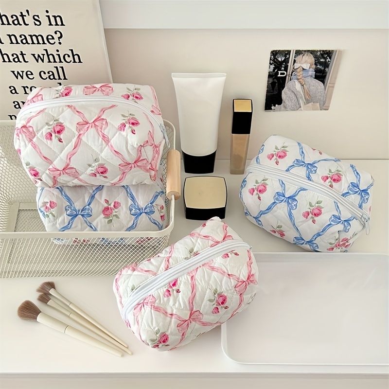 

Cotton Quilted Cosmetic Bag With Bow And Rose Print - Non-waterproof, Unscented Portable Makeup Pouch For Skincare And Toiletries Storage