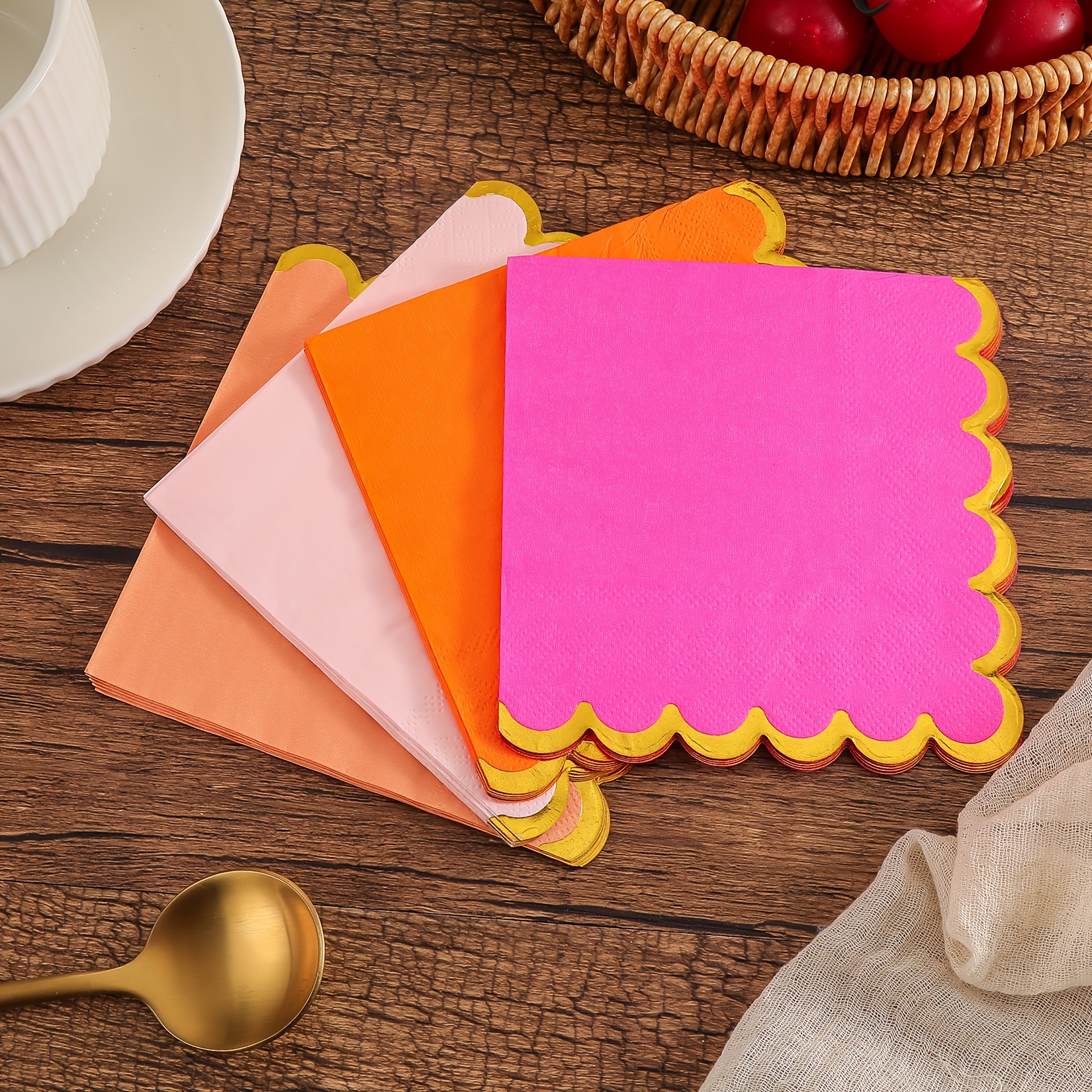 TEMU 12/28 serviettes de table épaisseurs chaudes Macaron ondulées avec bord doré, format plié 4,9 x 4,9 pouces, dentelle multicolore Macaron, avec