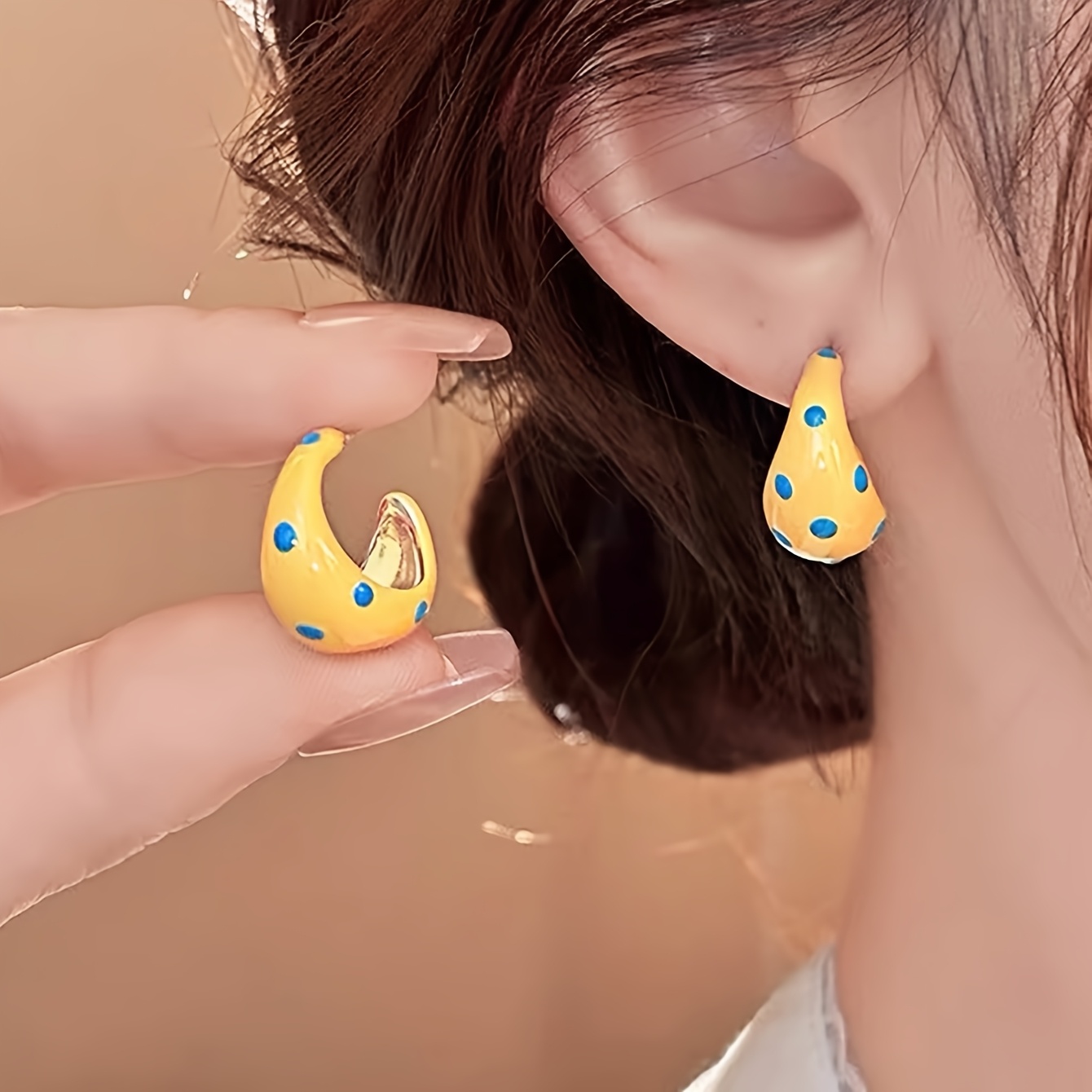 Women's C-Shaped Polka Dot Hoop Earrings, Fun Style