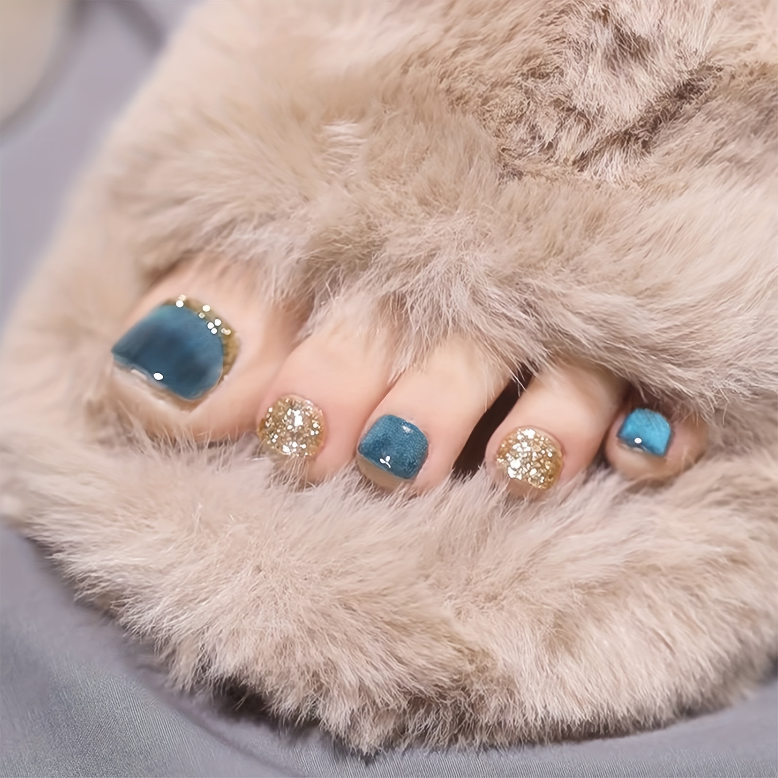 

Blue Cat Eyes Fake Toenails Lasting Effect With Moderate Thickness Nails For Toe Decoration Home Nail