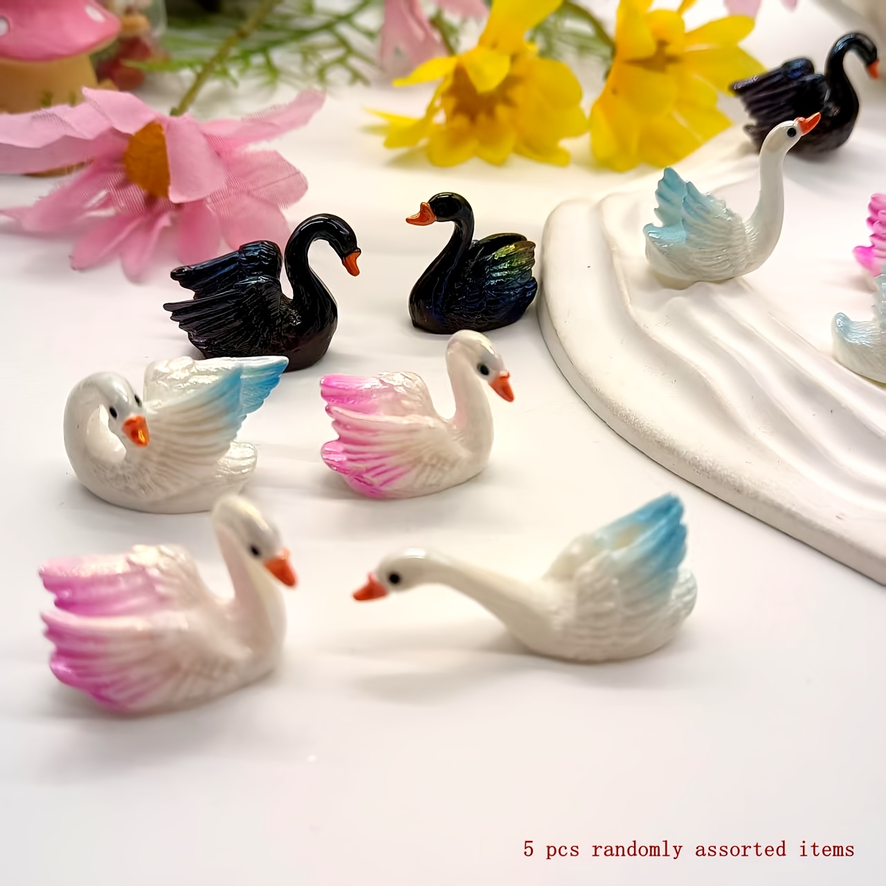 TEMU 5pcs Set Of Cute Ornaments, Desktop Decoration, Office Desk Accessories, Cute Small Gifts, Photography Props, Random Styles, Suitable For