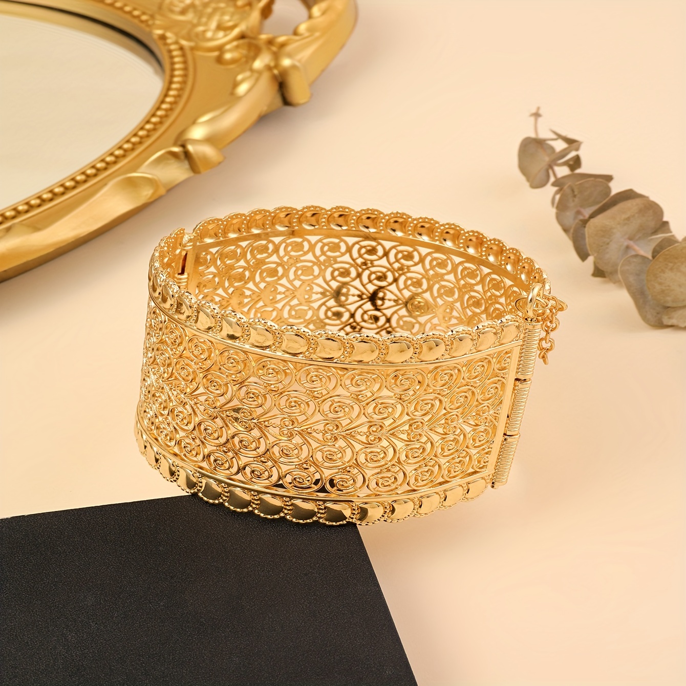 Gold Bracelets for Women Trendy 2024 Gold Bangle Bracelets Chunky Cuff  Bracelet Open Wide Bracelet Jewelry Gifts for Gilrs : : Clothing,  Shoes & Accessories