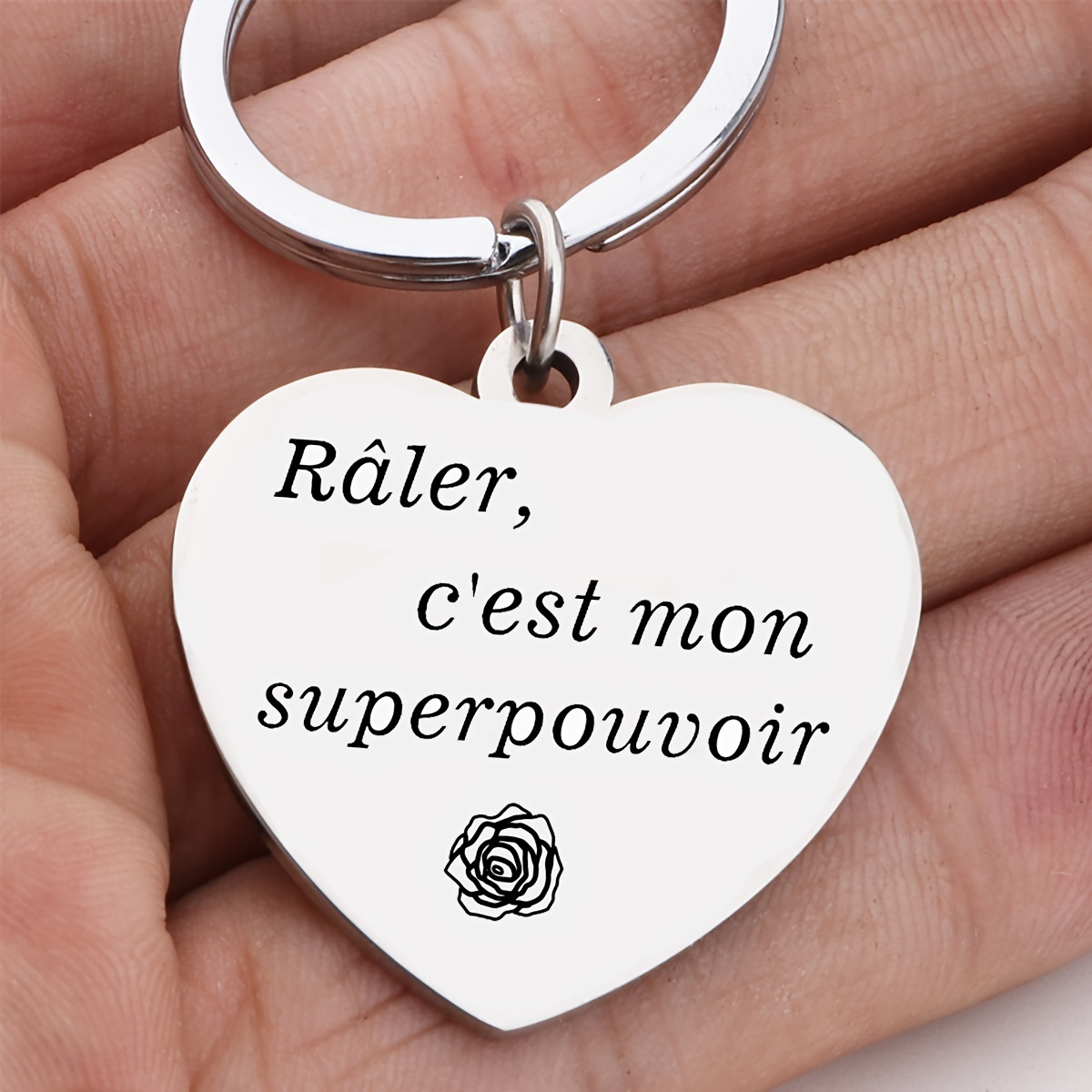 1pc Porte-clés en forme de coeur en acier inoxydable français Raler, Cest Mon Superpouvoir Gravé, Citation Chic, Cadeau Idéal Pour La Famille Et Les   détails 1