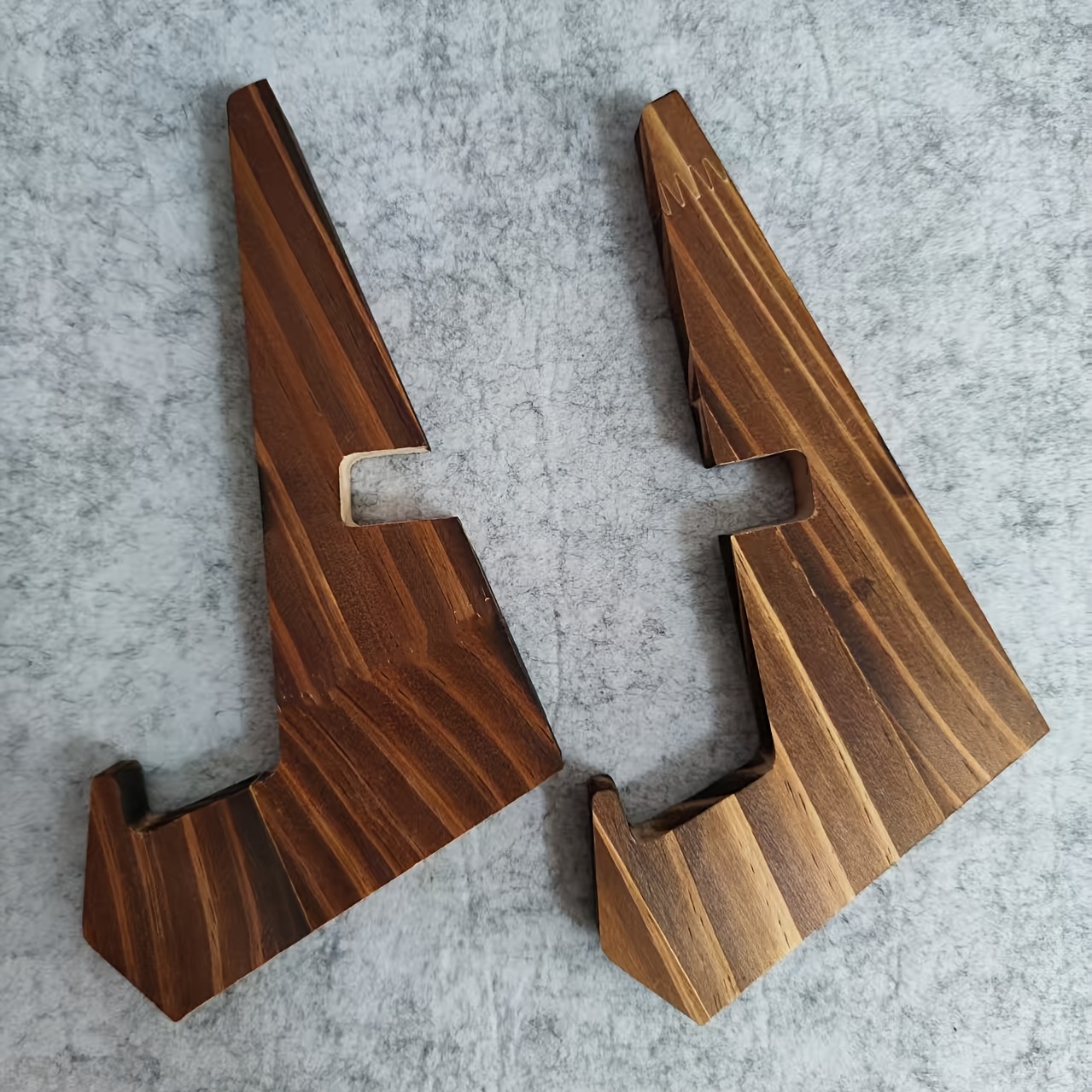 E-shop Elegantes handgefertigtes Holz-Rezeptständer – Sorgfältig aus Holz gefertigt mit glatter Oberfläche, natürlicher brauner Holzmaserung stabiler