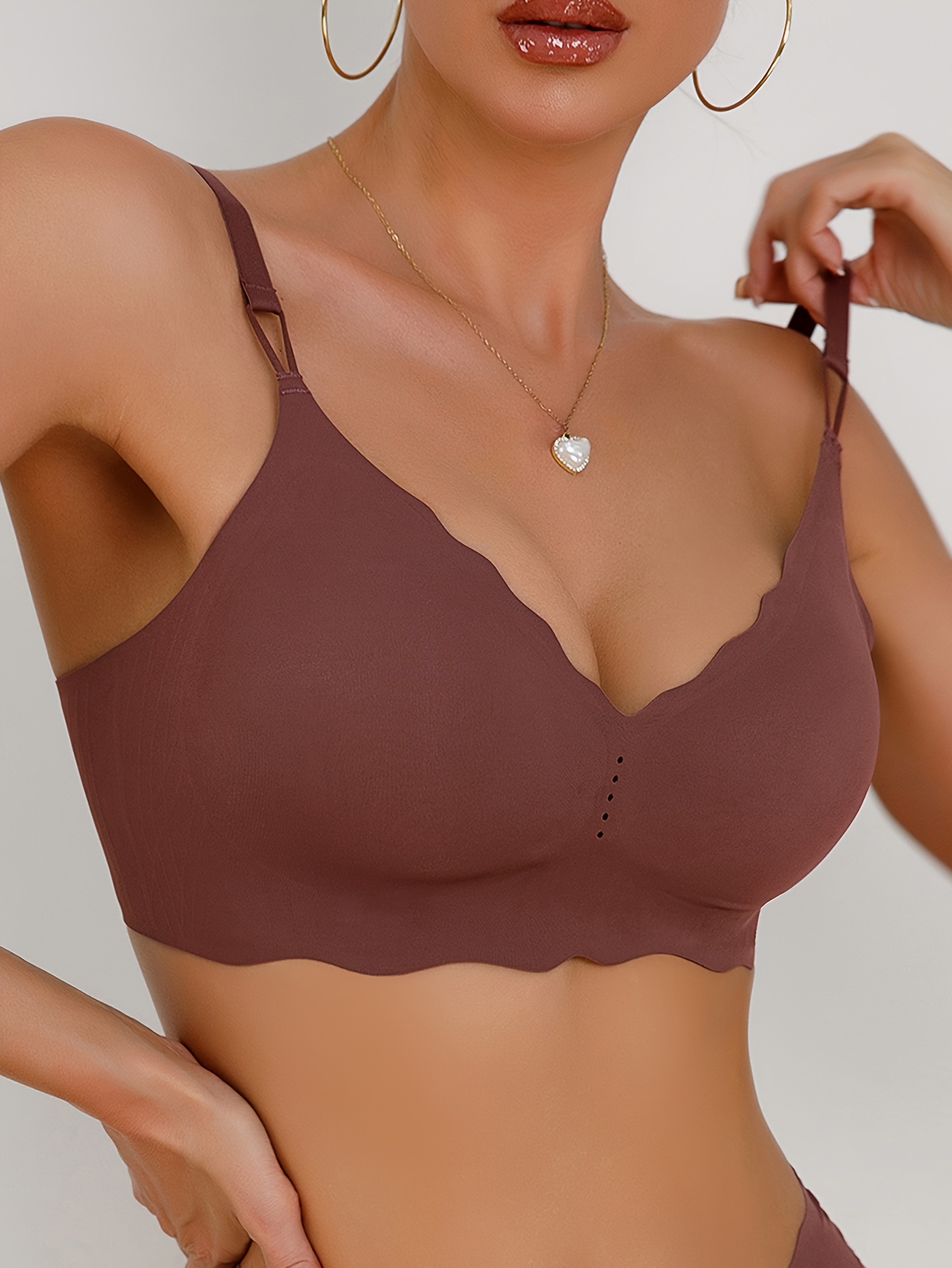 Solid Sporty Tube Mesh Breathable Cutout High Impact Strapless Bras for  Women Push Up Graphic Plus Size Bandeau Bras, Beige, Small : :  Clothing, Shoes & Accessories