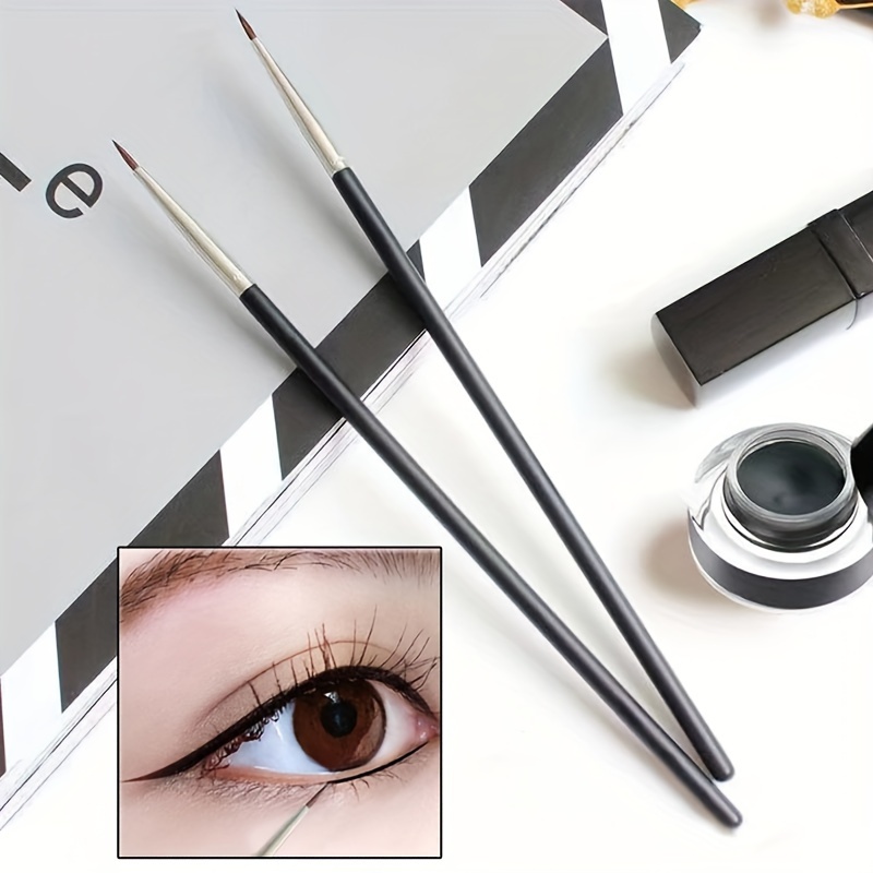 

Eyeliner Brush With Fine Point: Perfect For Defined Eyeliner - No Fragrance, Nylon Bristles, Suitable For Normal Skin - Abs Plastic Handle