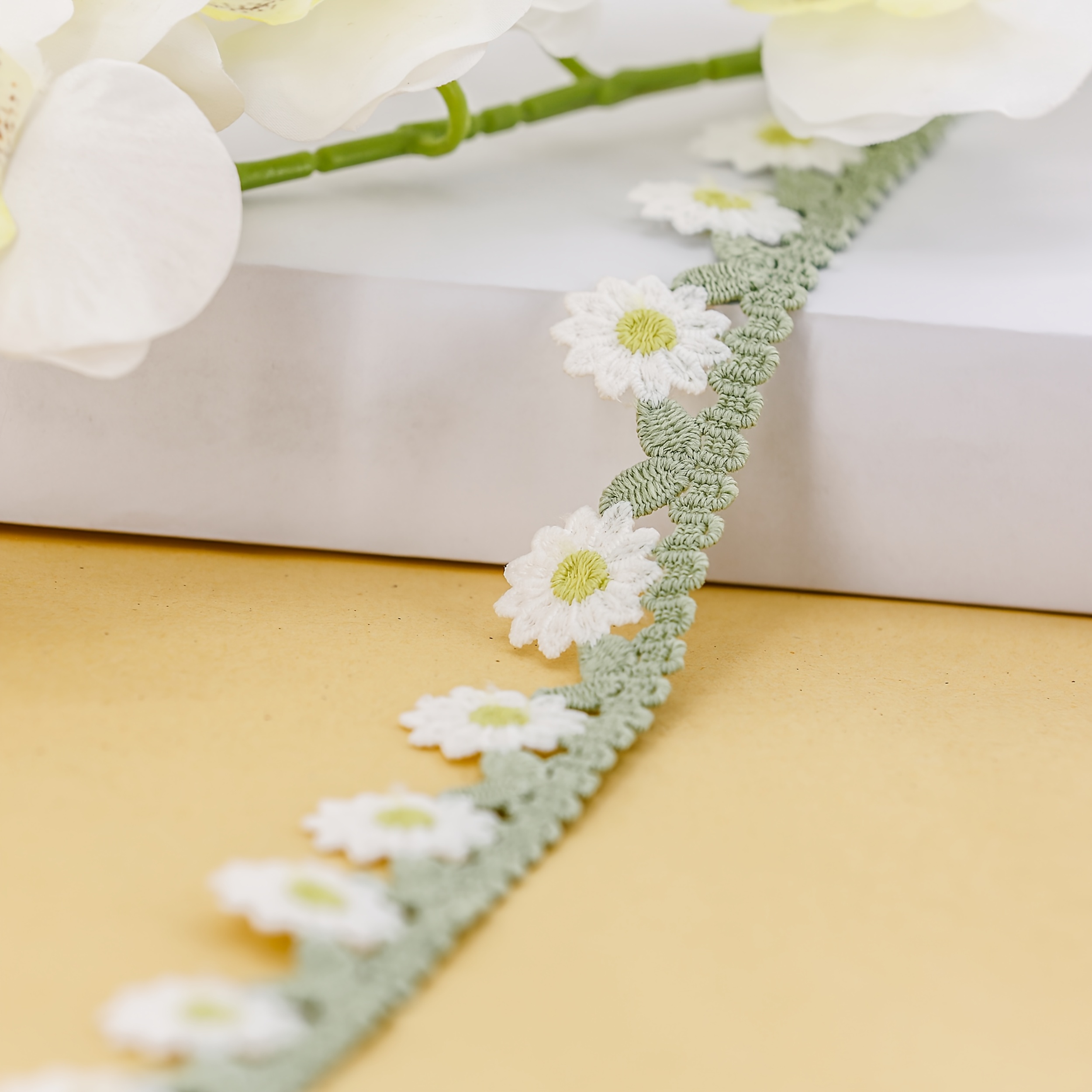 TEMU Small Daisy Flower Embroidery Edge, Green Background White Flower Lace Ribbon, Clothing Gift Box Handmade Decoration Supplies