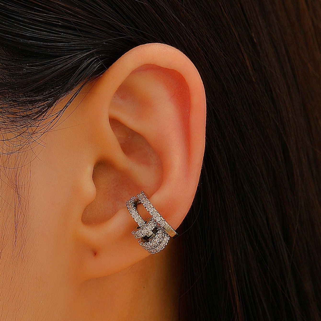 TEMU A Simple And Stylish Artificial Synthetic Zirconia Layered Hoop Ear Cuff For Women, Elegant And Versatile, Suitable For Daily Wear, Gatherings,