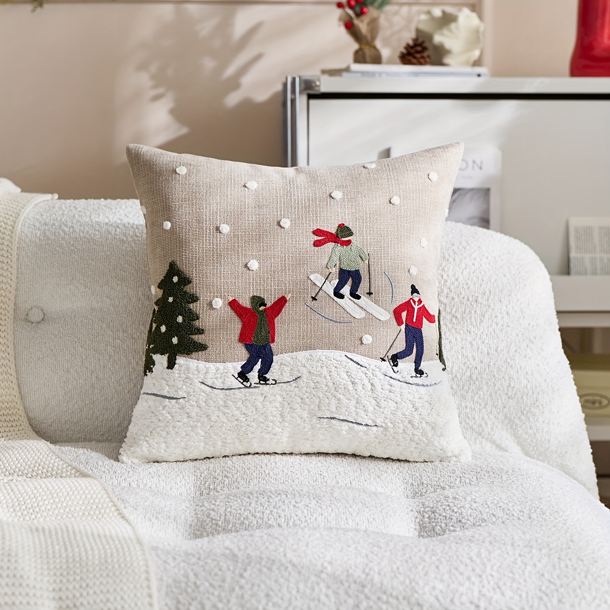 TEMU 1 housse de coussin de Noël en chenille avec des arbres de Noël patinés brodés sur un côté, parfaite pour décorer votre canapé, votre salon ou
