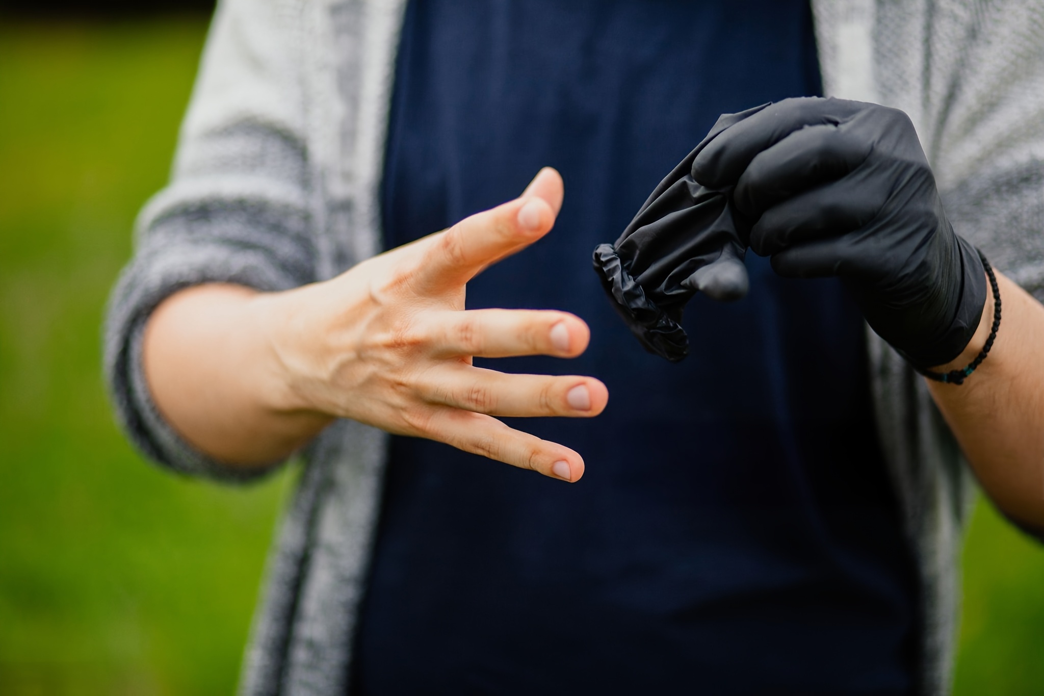 50pcs black disposable pure nitrile gloves heavy duty durable waterproof for kitchen household cleaning car care disposable protective gloves cleaning gloves textured durable nitrile disposable gloves details 2