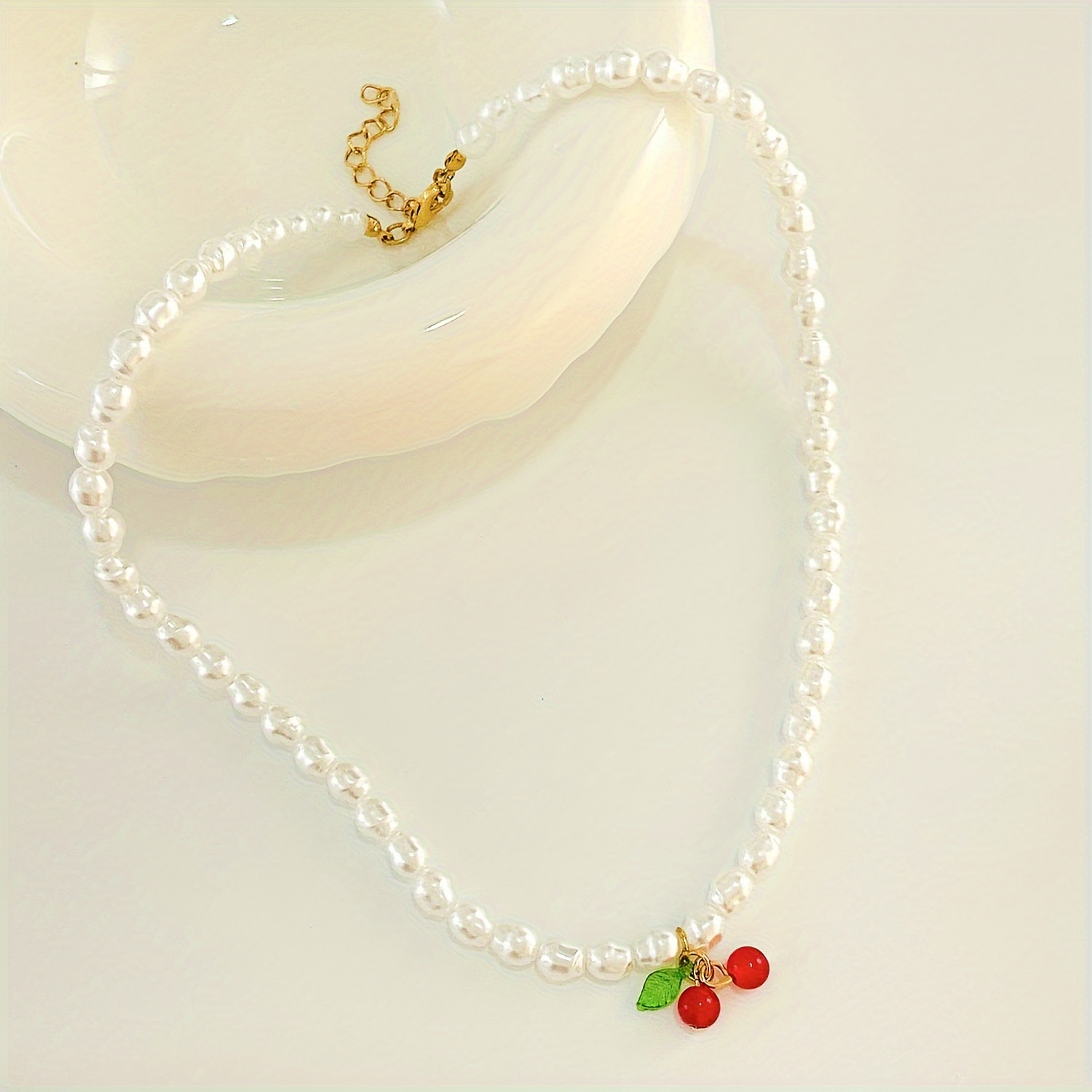 

1 Piece Of Women's Cherry Necklace, Light Luxury And Niche Design, Collarbone Chain, Elegant And Exquisite Accessory